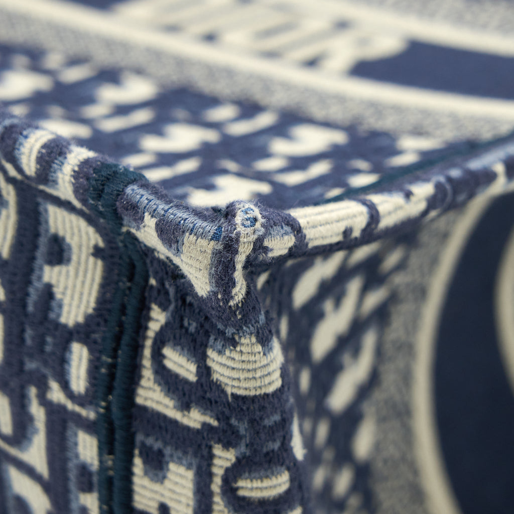 dior-medium-book-tote-blue-dior-oblique-embroidery