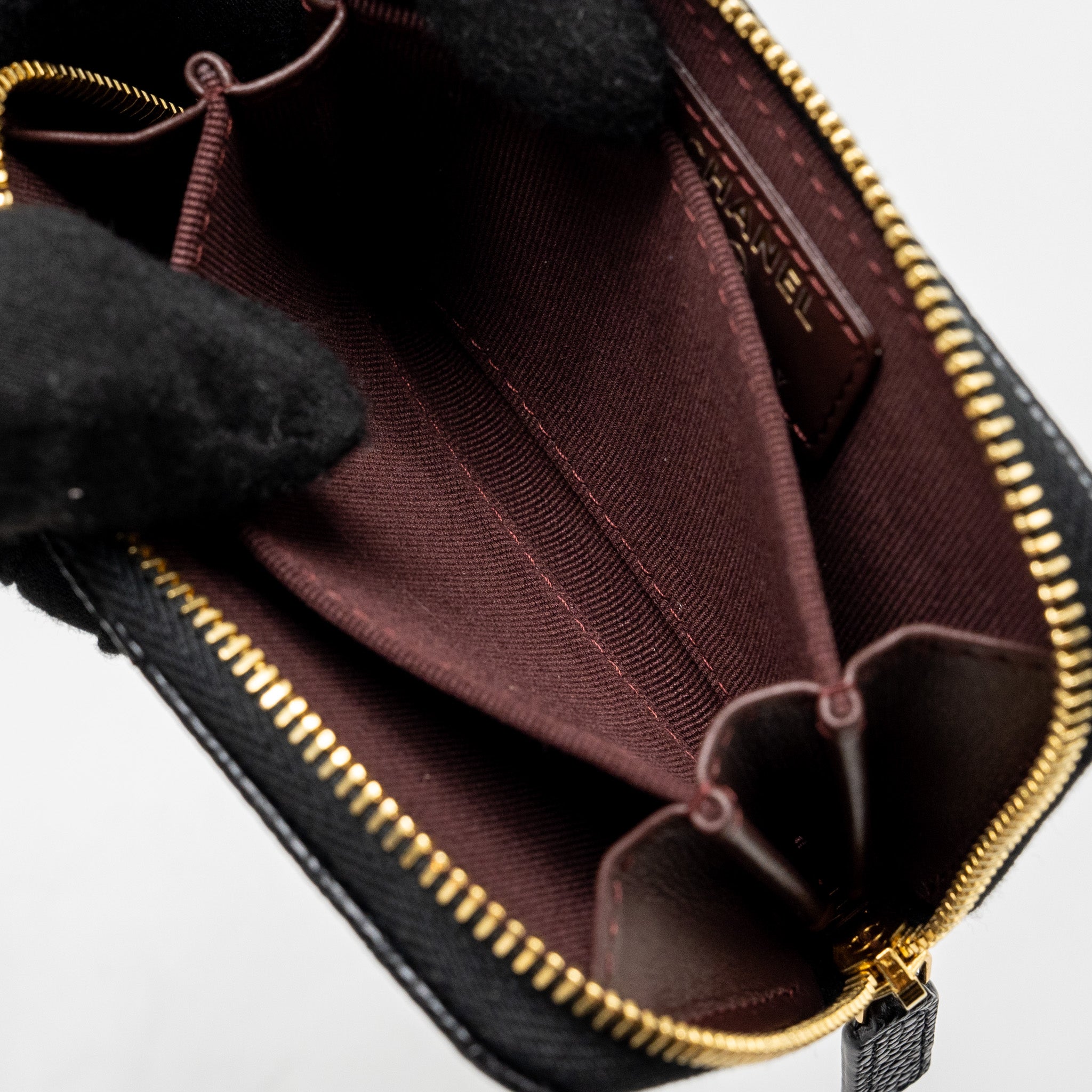 chanel-zipper-card-holder-caviar-black-ghwmicrochip