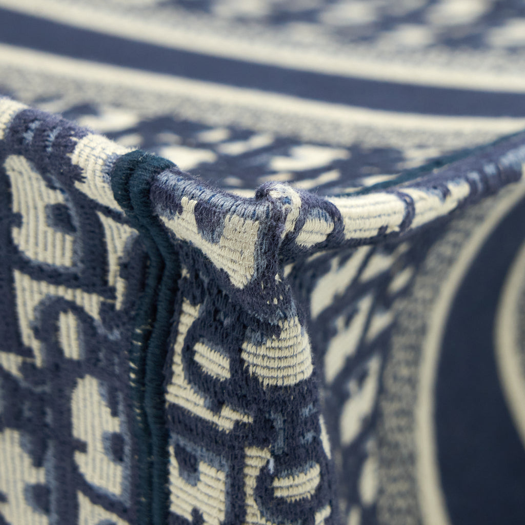 dior-medium-book-tote-blue-dior-oblique-embroidery