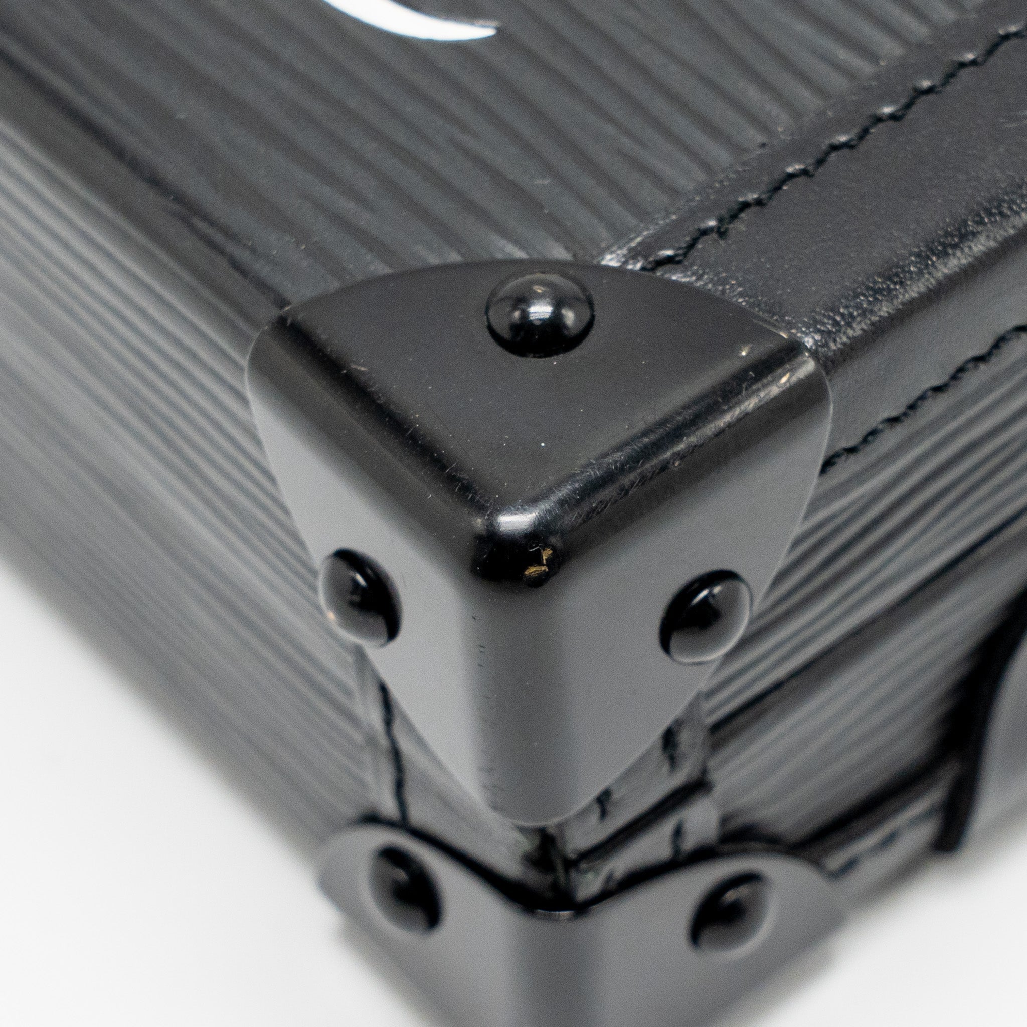 louis-vuitton-petit-malle-epi-black-ghw