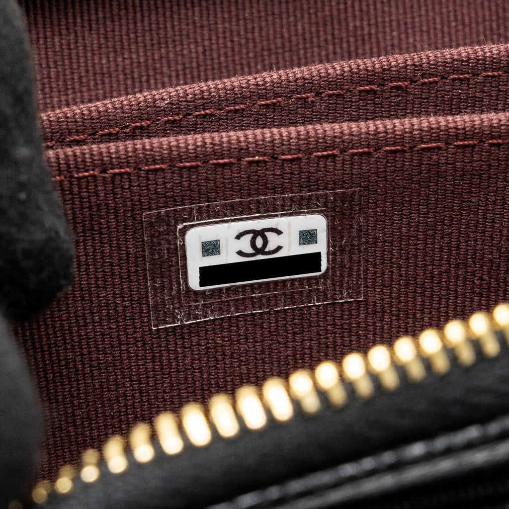 chanel-zipper-card-holder-caviar-black-ghwmicrochip