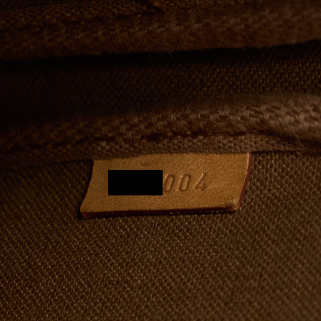 louis-vuitton-pochette-accessories-monogram-canvas-5