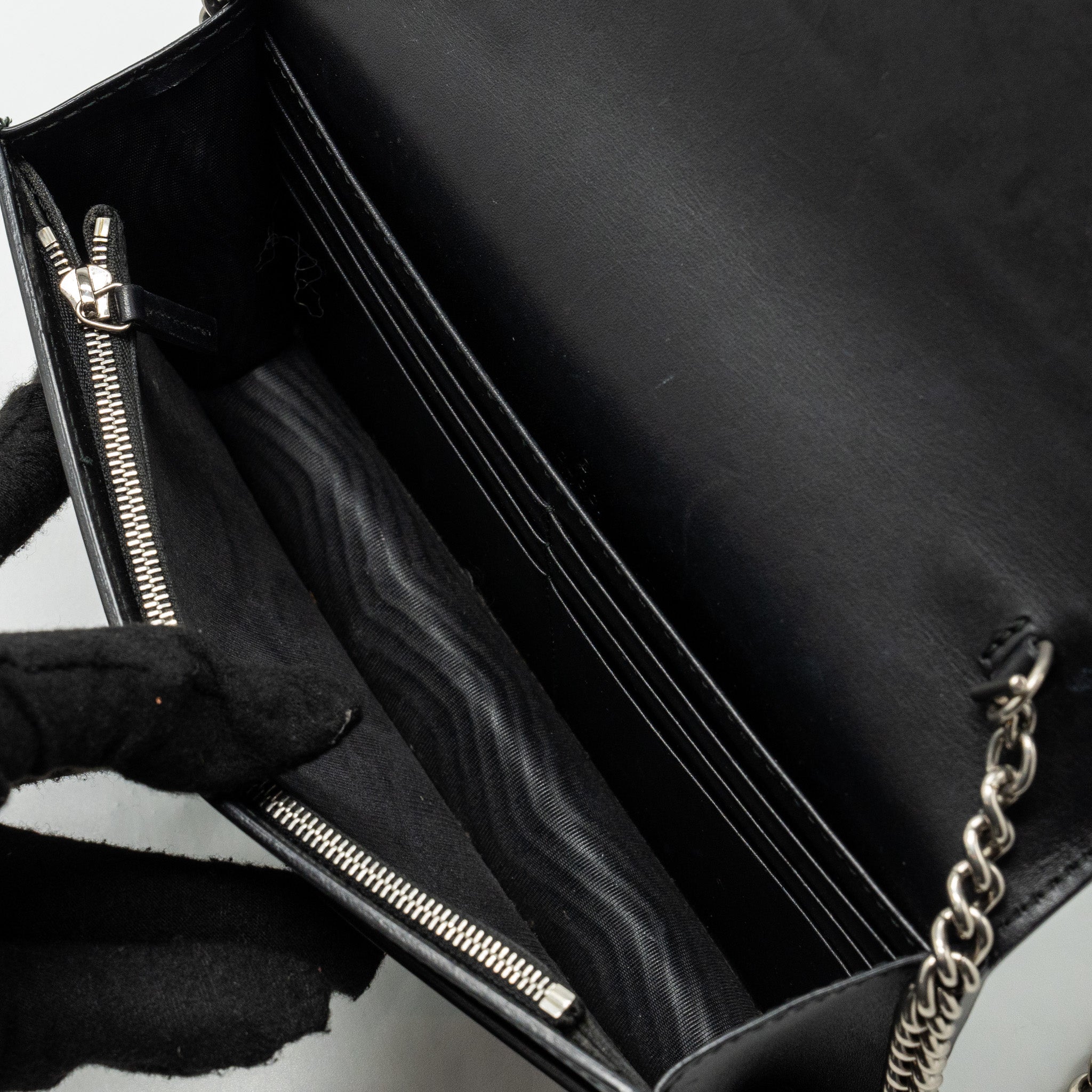 gucci-flap-wallet-on-chain-calfskin-black-shw