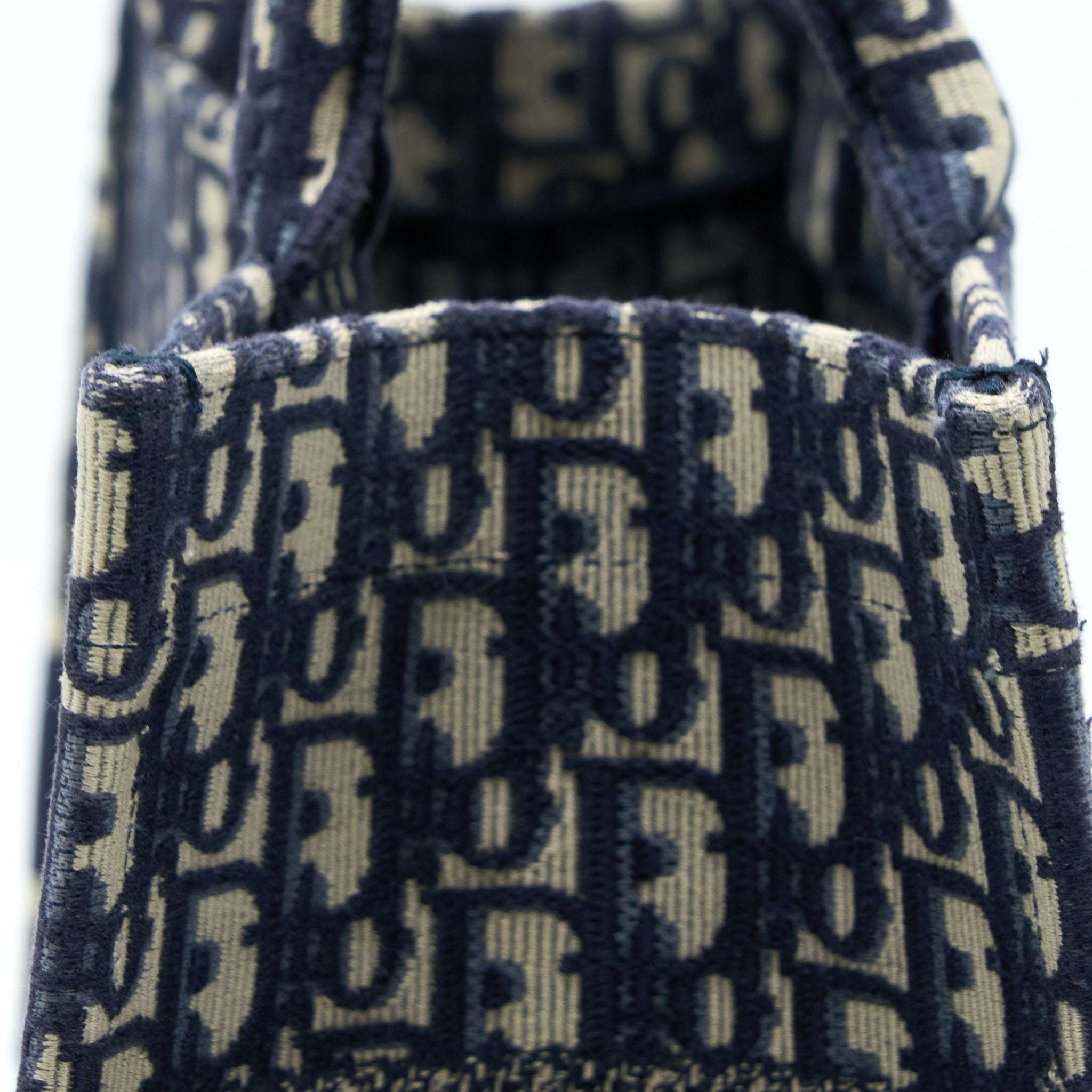 dior-medium-book-tote-blue-dior-oblique-embroidery