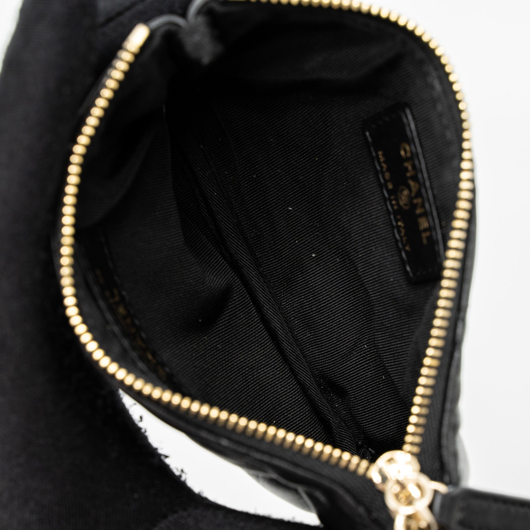 chanel-21s-mini-pouch-limited-edition-lambskin-black-lghw-1