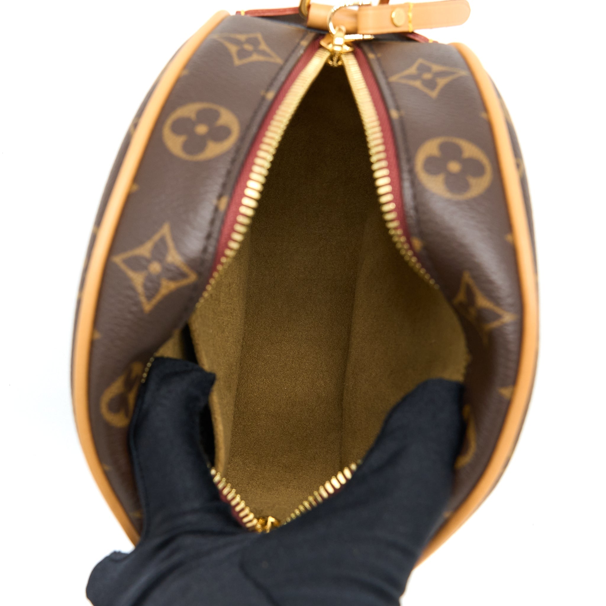 louis-vuitton-boite-chapeau-souple-pm-monogram-canvas-ghw-1