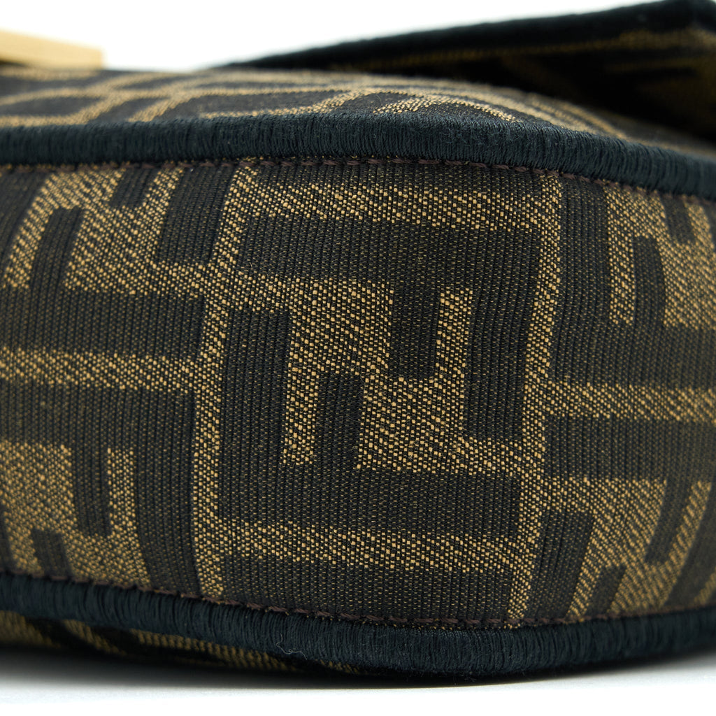 fendi-baguette-shoulder-bag-canvas-ghw