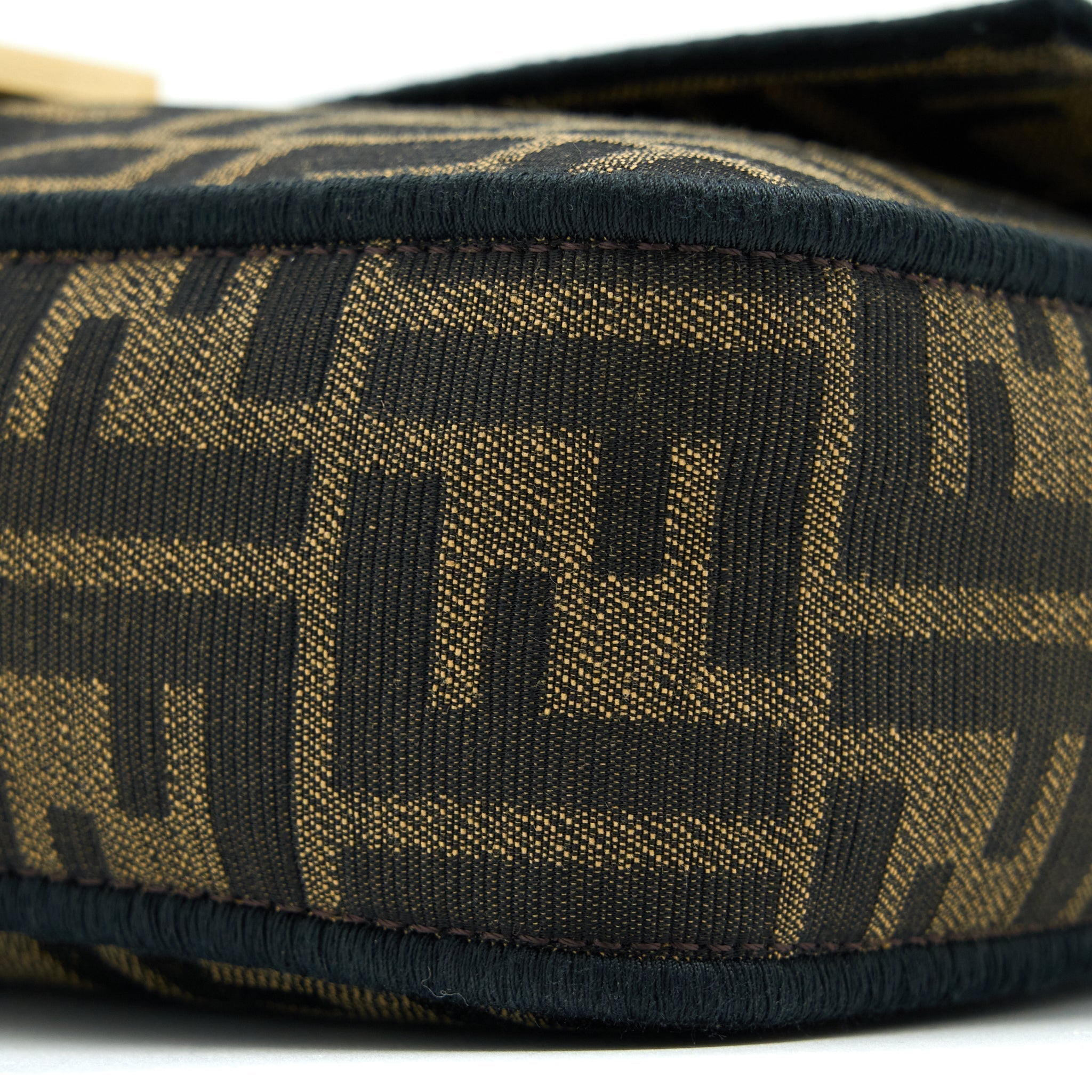 fendi-baguette-shoulder-bag-canvas-ghw