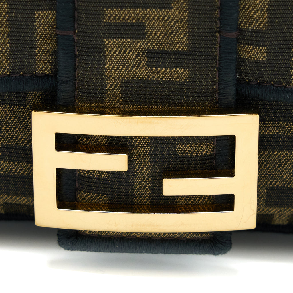 fendi-baguette-shoulder-bag-canvas-ghw