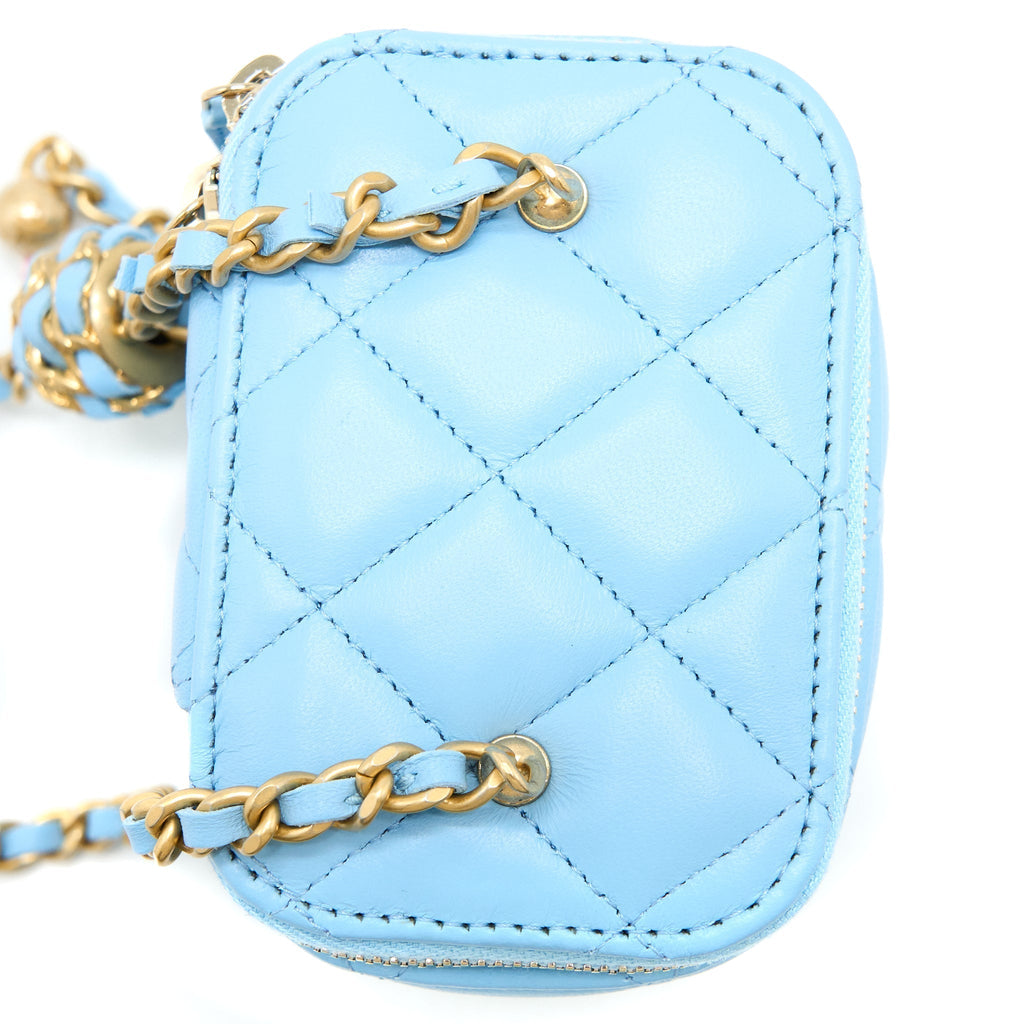chanel-22s-pearl-crush-mini-vanity-case-lambskin-light-blue-brushed-ghw