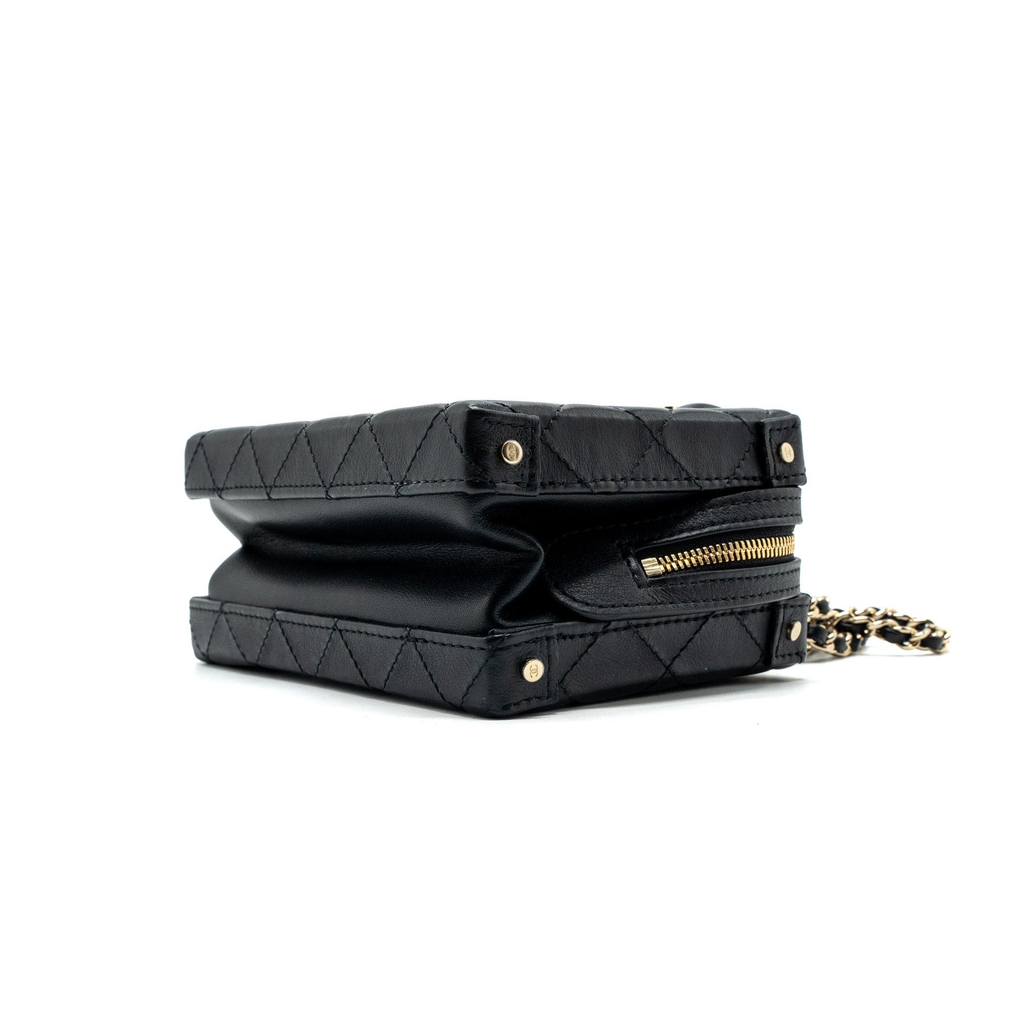chanel-22b-top-handle-small-vanity-case-calfskin-black-ghwmicrochip-copy