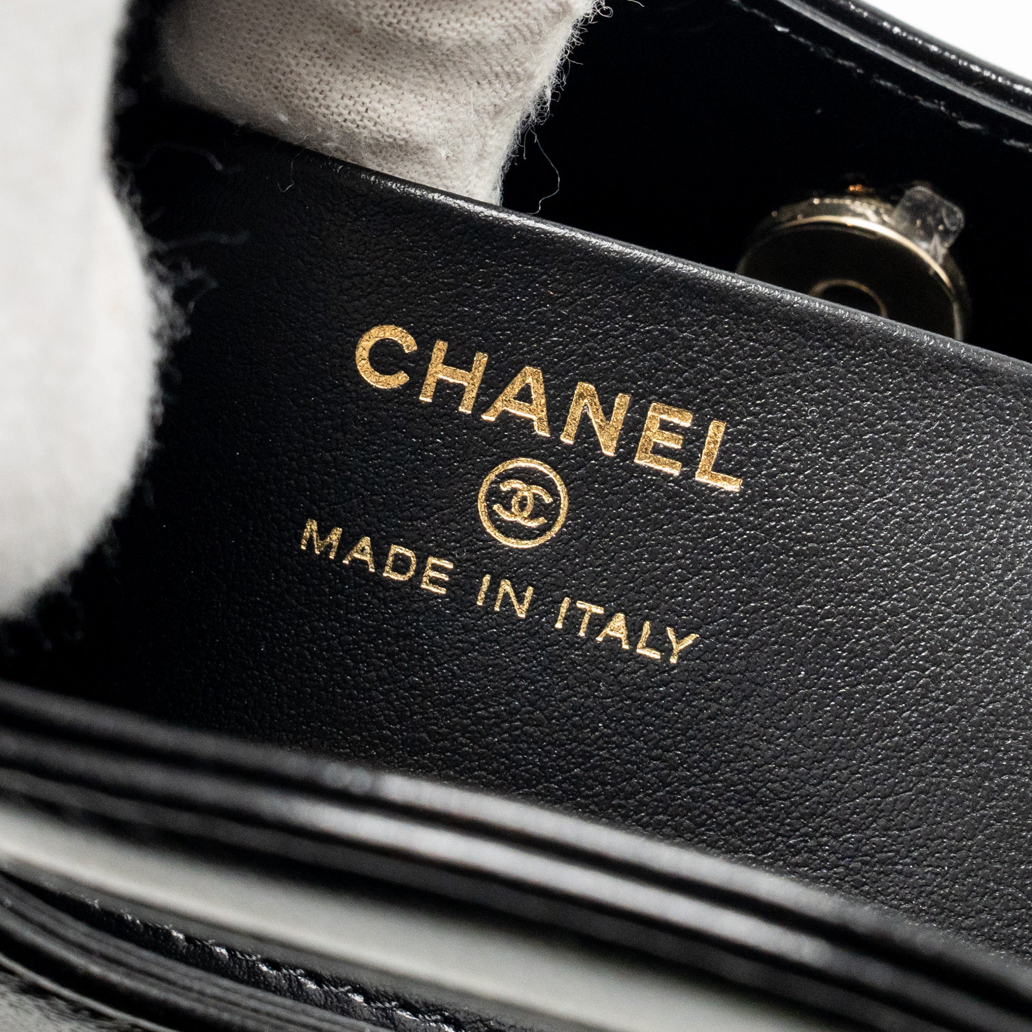 chanel-mini-31-clutch-with-chain-shiny-lambskin-black-lghw-microchip-copy