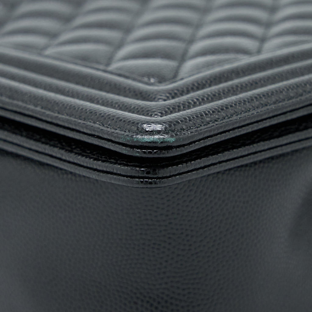 chanel-boy-bag-28cm-caviar-black-brushed-ghw