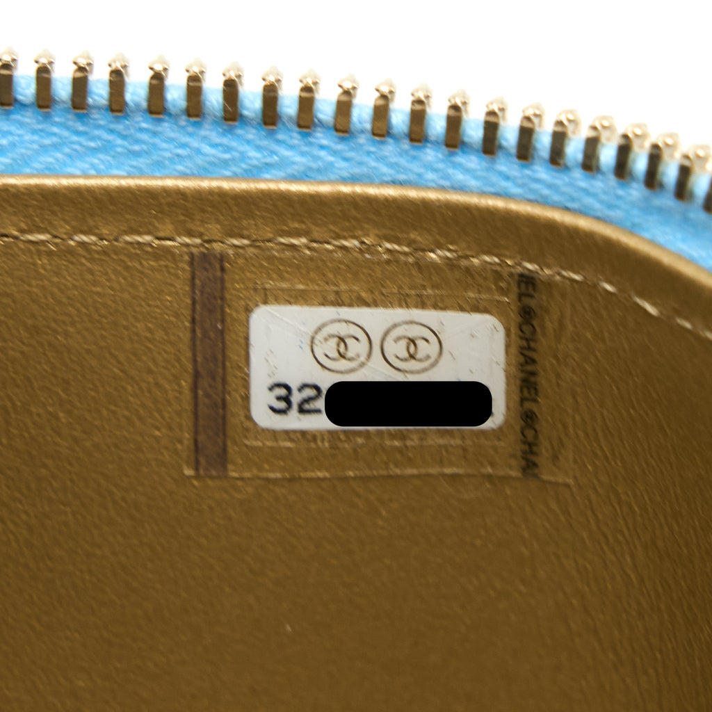 chanel-22s-pearl-crush-mini-vanity-case-lambskin-light-blue-brushed-ghw