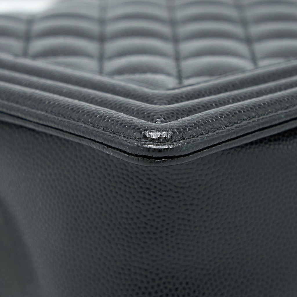 chanel-boy-bag-28cm-caviar-black-brushed-ghw