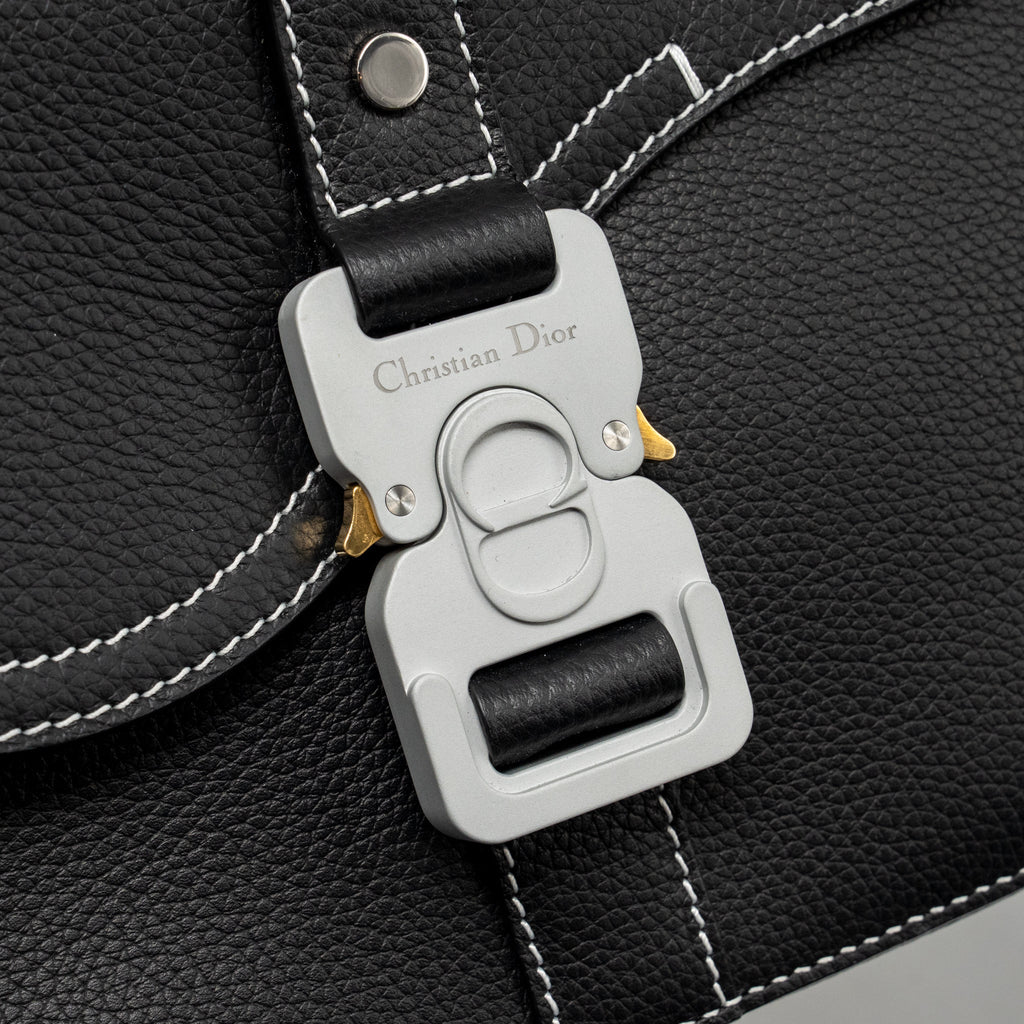 dior-medium-saddle-flap-messenger-bag-grained-calfskin-black-ghw