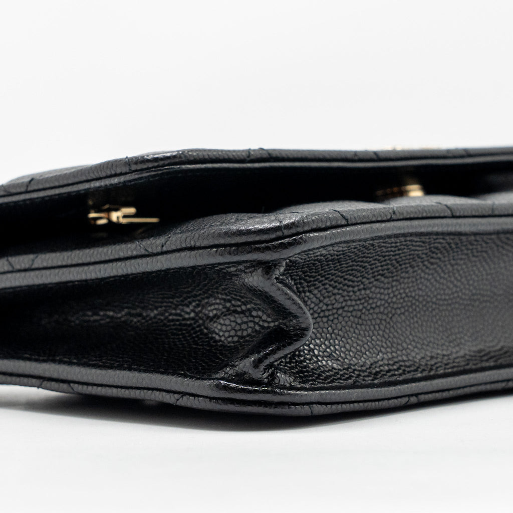 chanel-cc-logo-quilted-wallet-on-chain-caviar-black-lghw-microchip