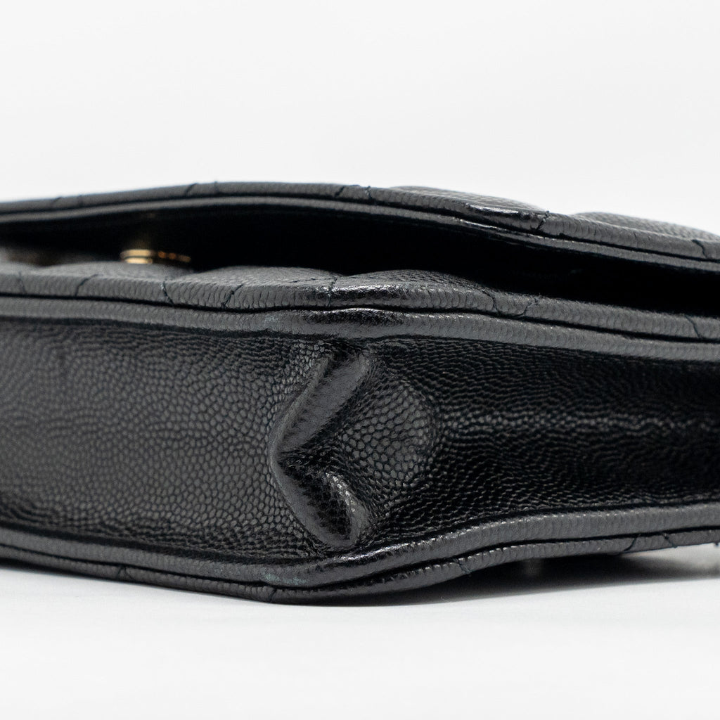 chanel-cc-logo-quilted-wallet-on-chain-caviar-black-lghw-microchip