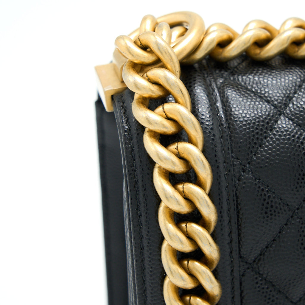 chanel-boy-bag-28cm-caviar-black-brushed-ghw
