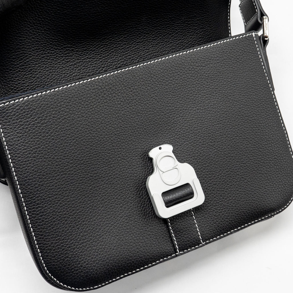 dior-medium-saddle-flap-messenger-bag-grained-calfskin-black-ghw
