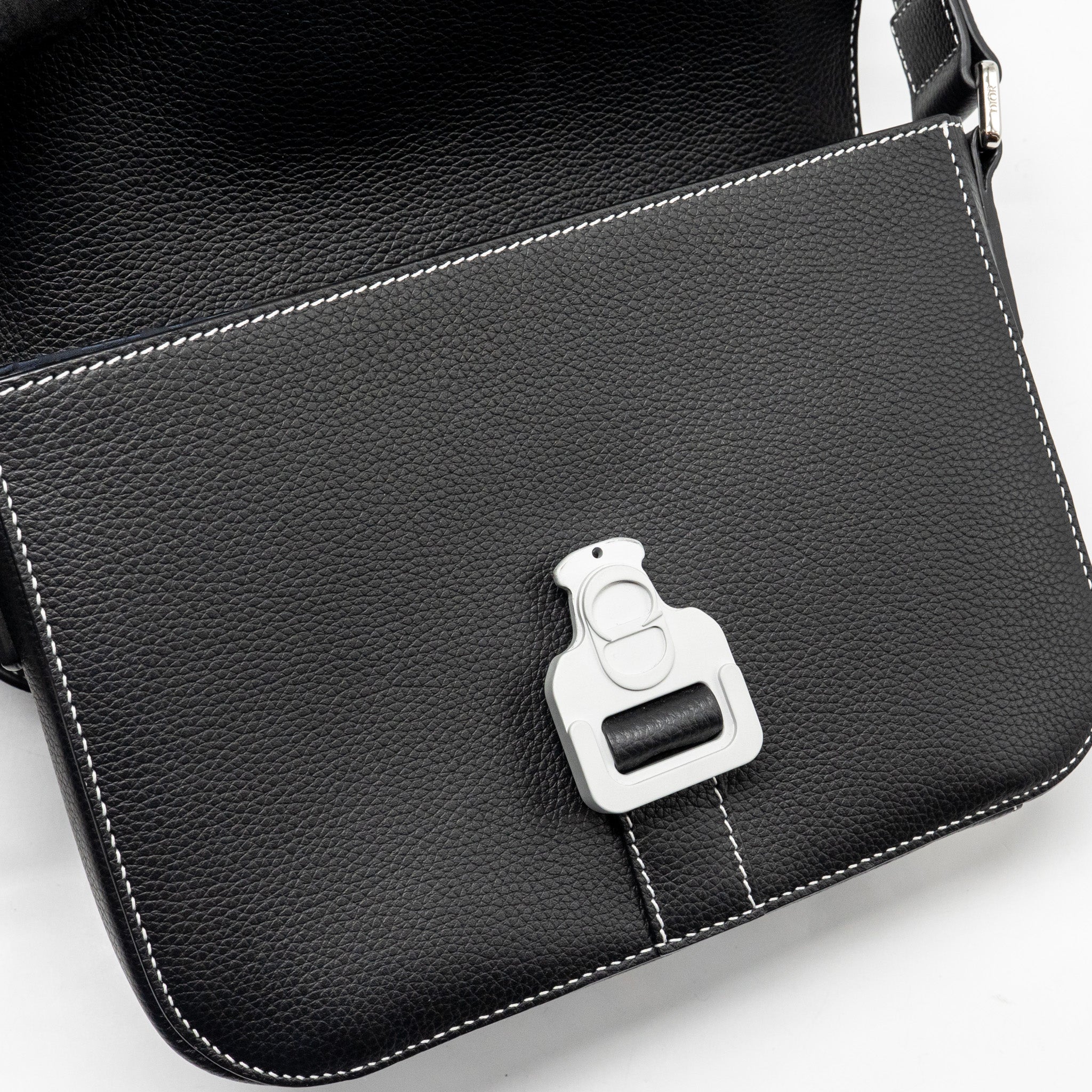 dior-medium-saddle-flap-messenger-bag-grained-calfskin-black-ghw
