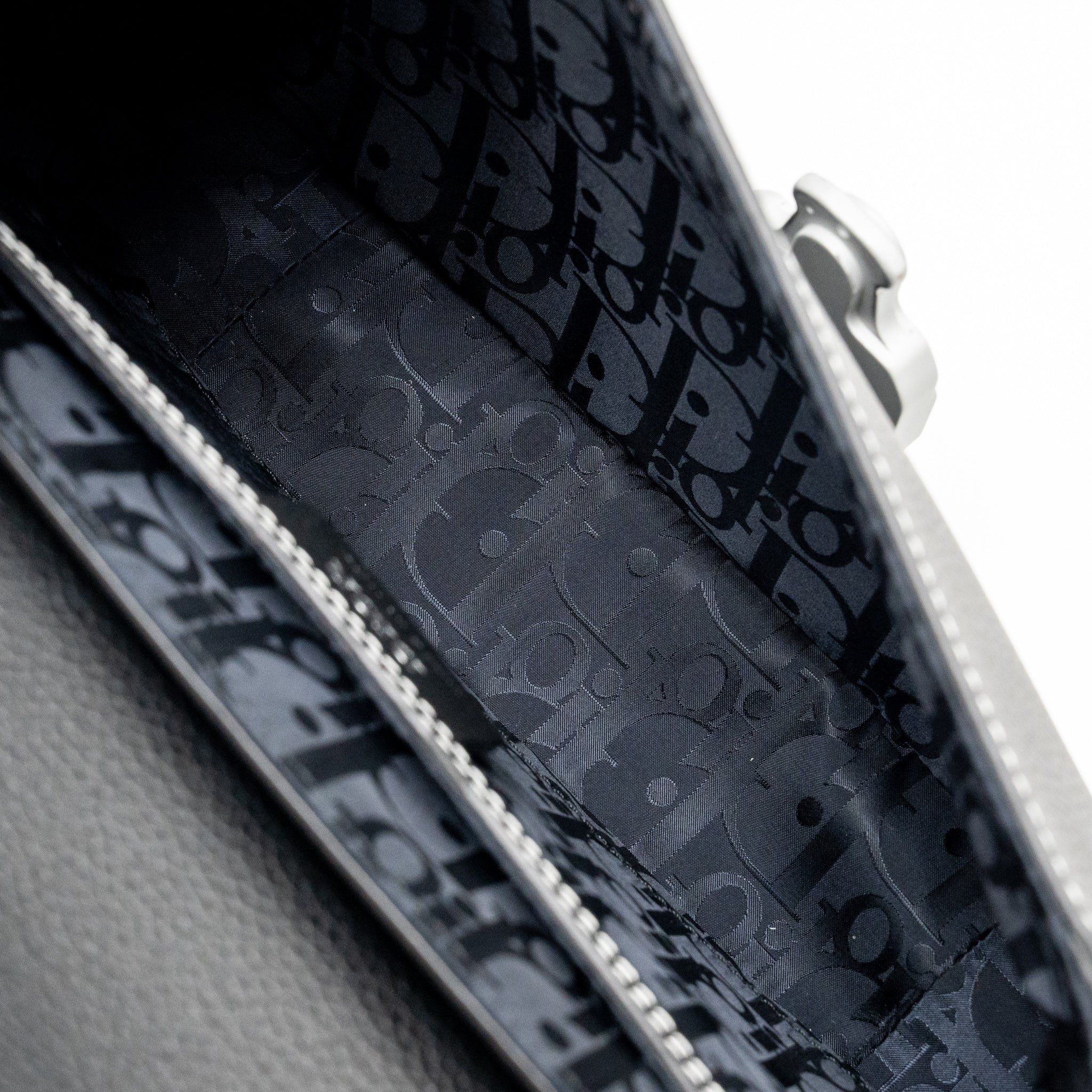 dior-medium-saddle-flap-messenger-bag-grained-calfskin-black-ghw