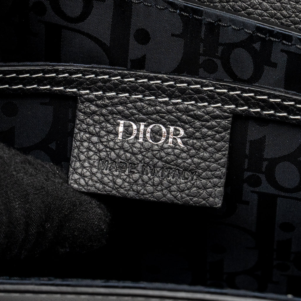 dior-medium-saddle-flap-messenger-bag-grained-calfskin-black-ghw