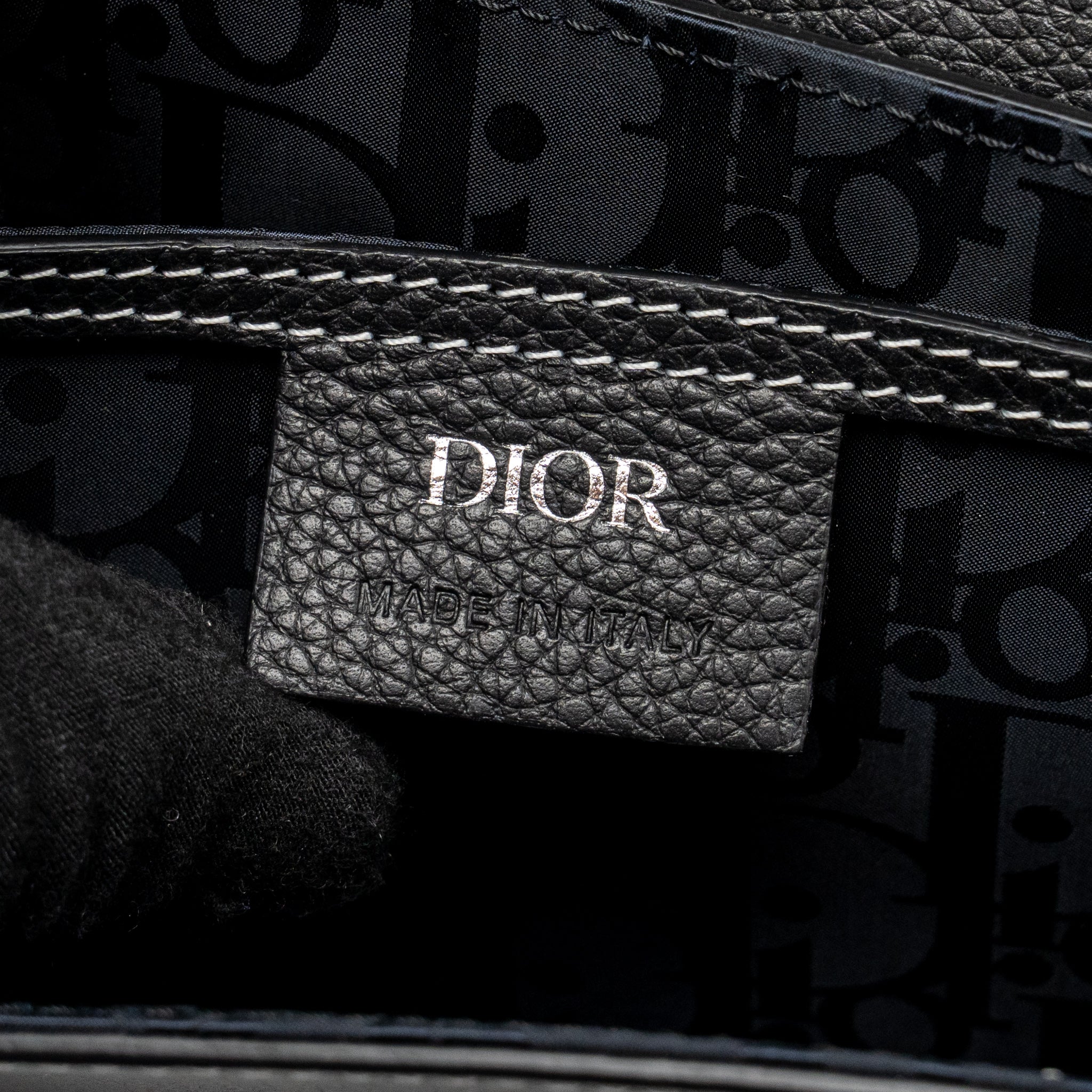 dior-medium-saddle-flap-messenger-bag-grained-calfskin-black-ghw