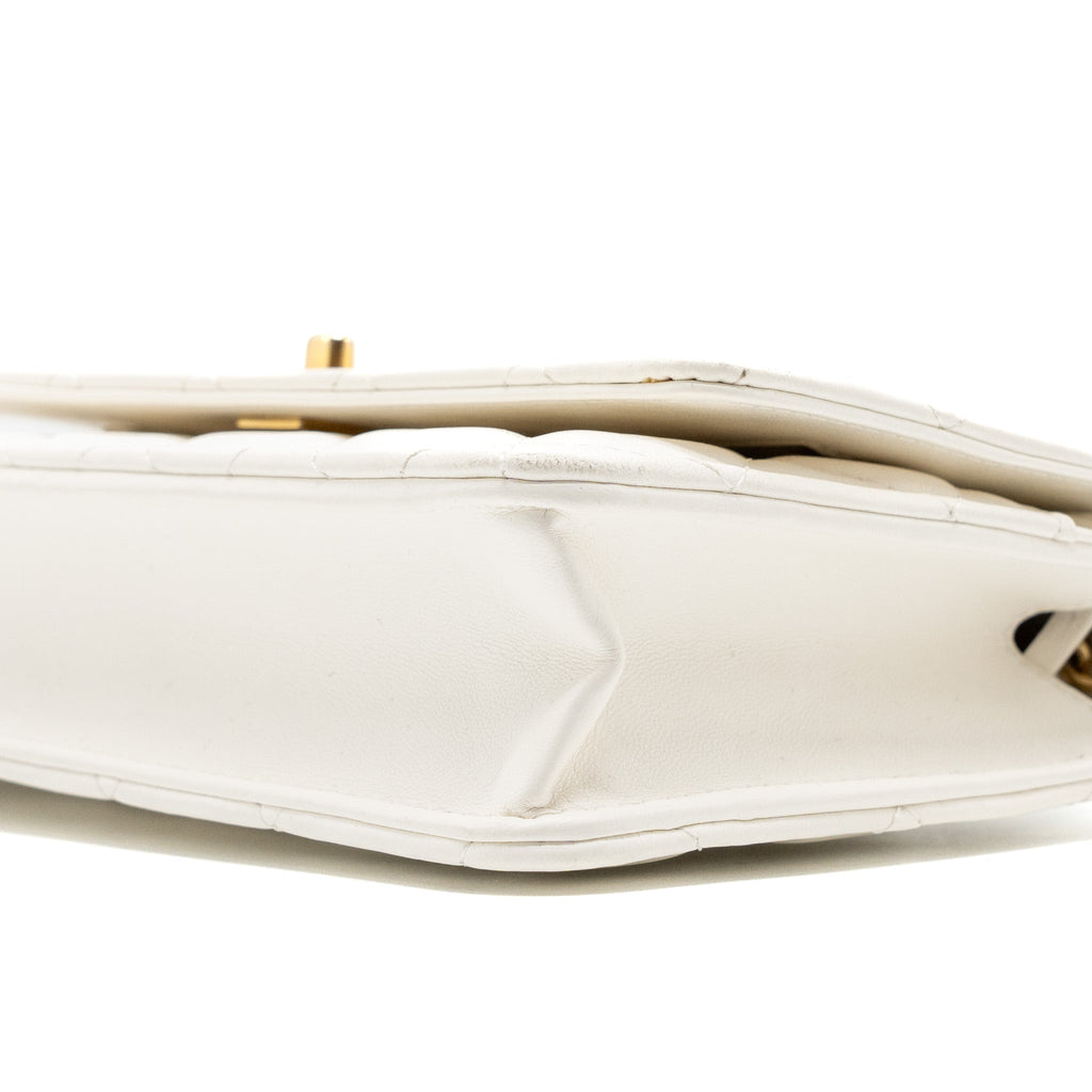 chanel-pearl-crush-wallet-on-chain-lambskin-white-ghw-microchip-4