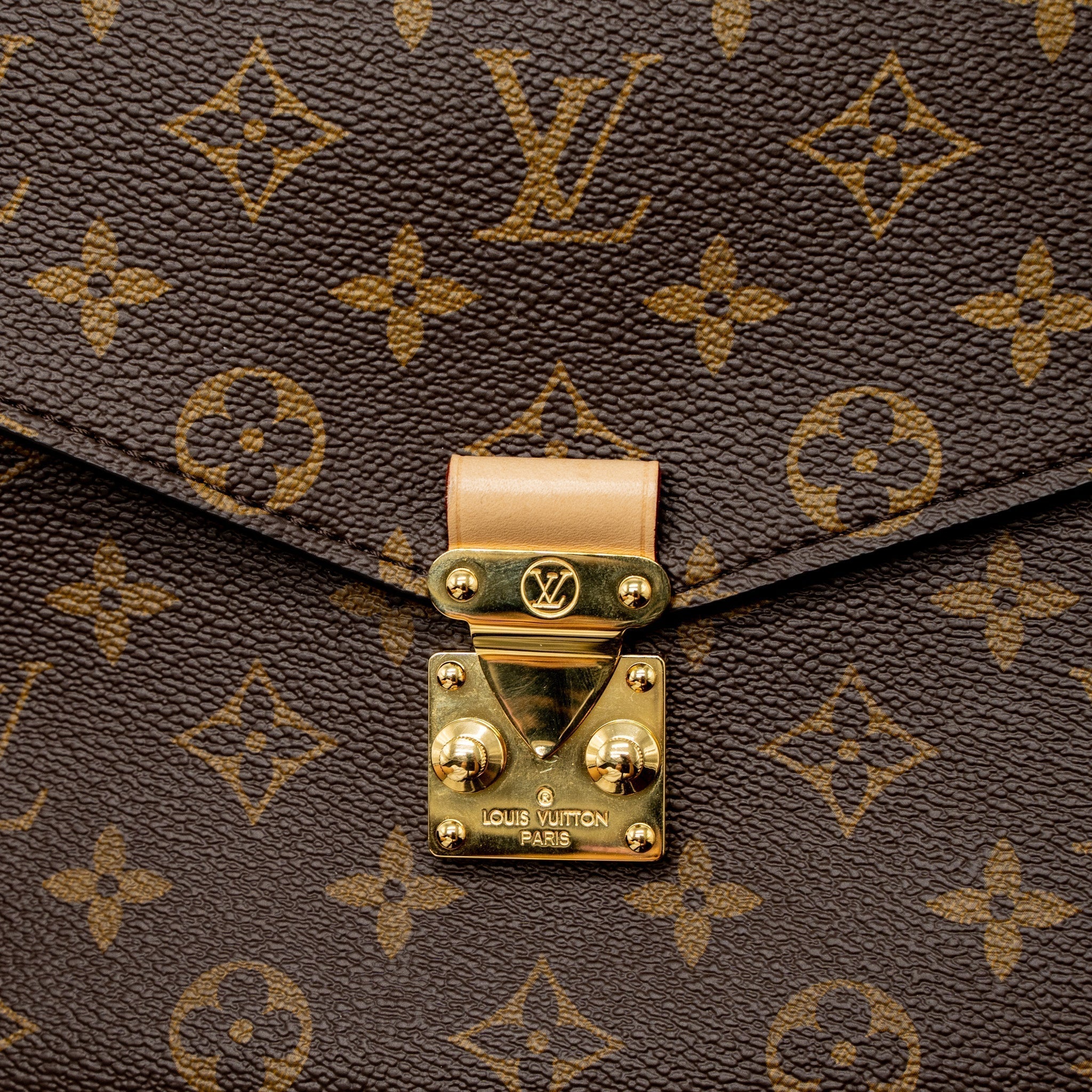 louis-vuitton-pochette-metis-monogram-canvas-ghw-new-version
