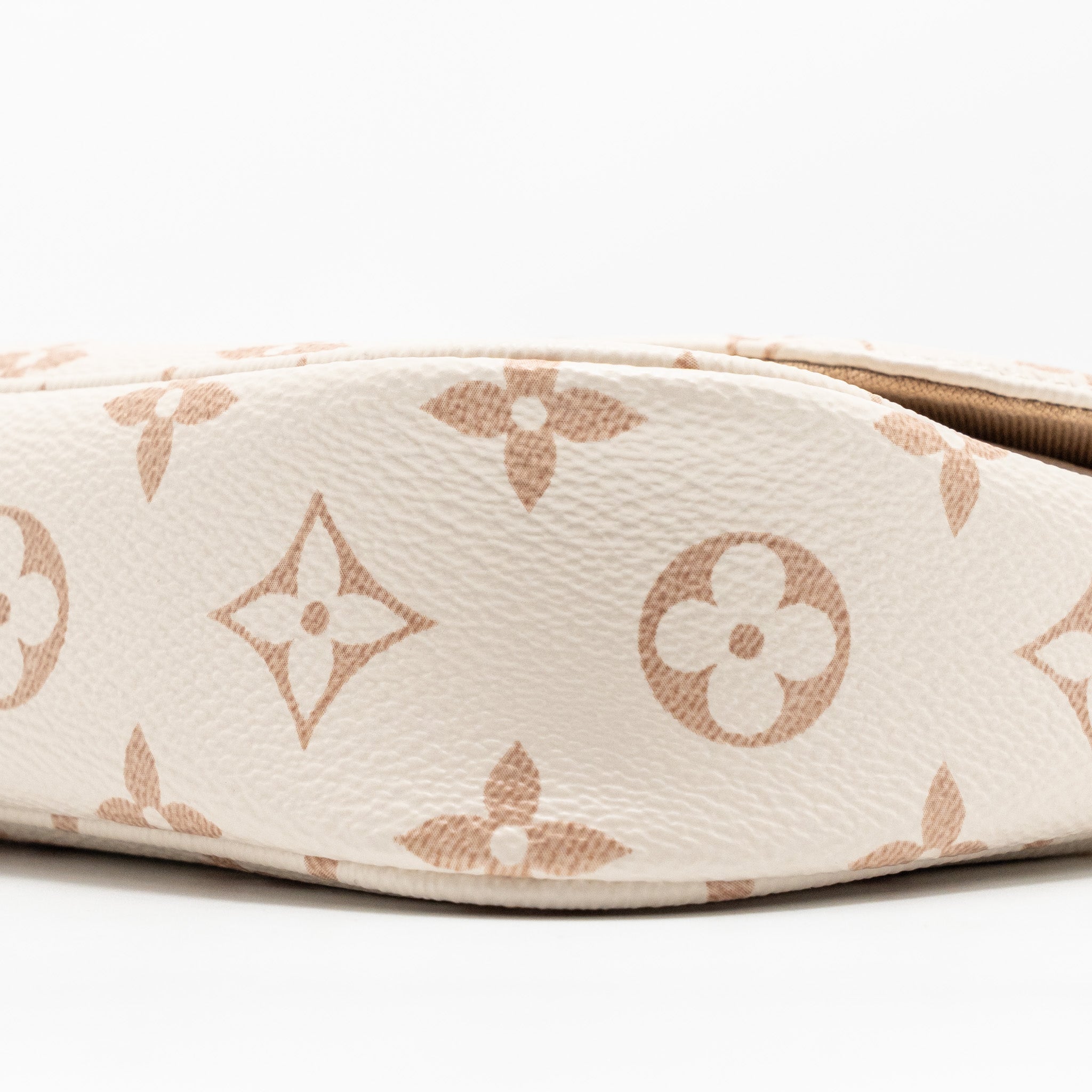 louis-vuitton-ivy-wallet-on-chain-canvas-beige-cream-ghw