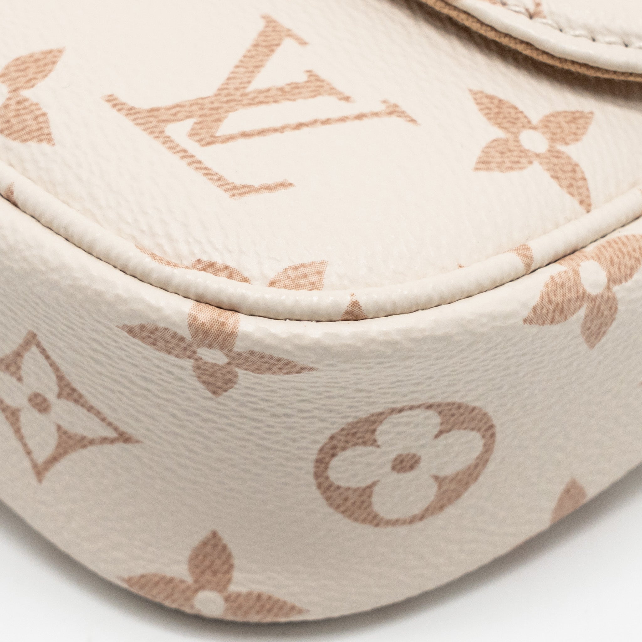 louis-vuitton-ivy-wallet-on-chain-canvas-beige-cream-ghw