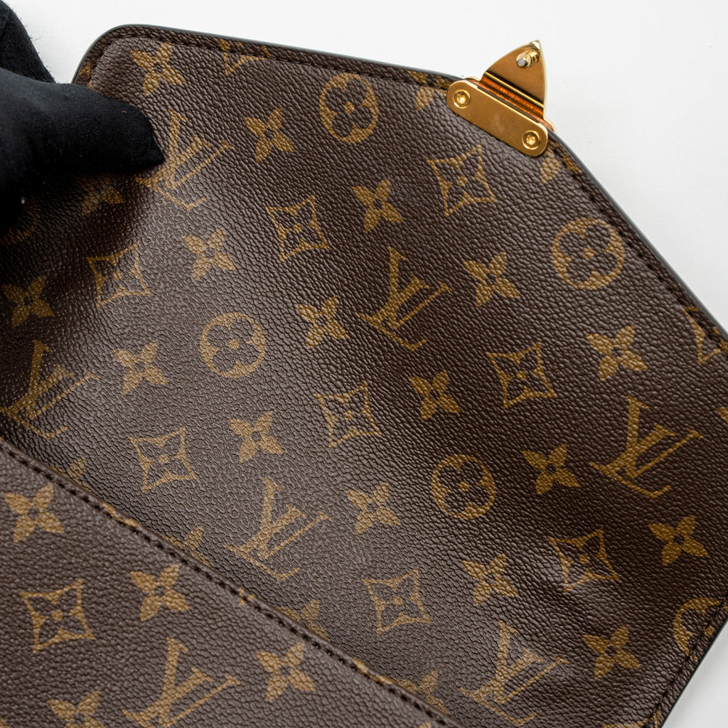 louis-vuitton-pochette-metis-monogram-canvas-ghw-new-version