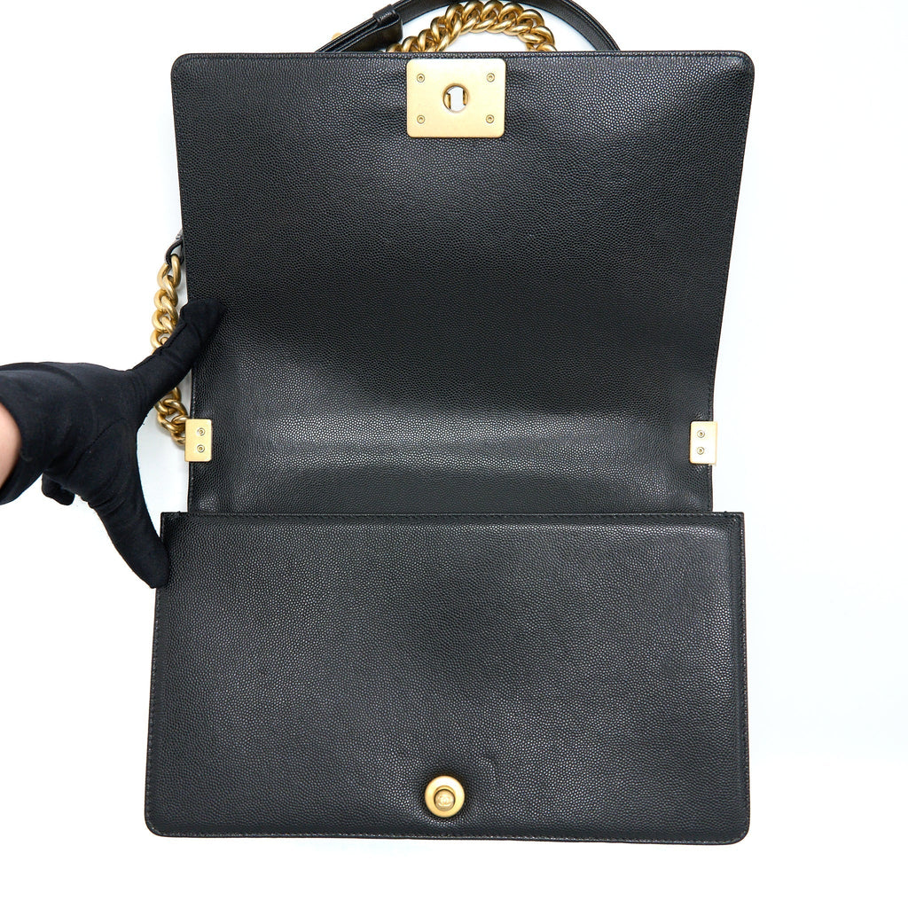 chanel-boy-bag-28cm-caviar-black-brushed-ghw
