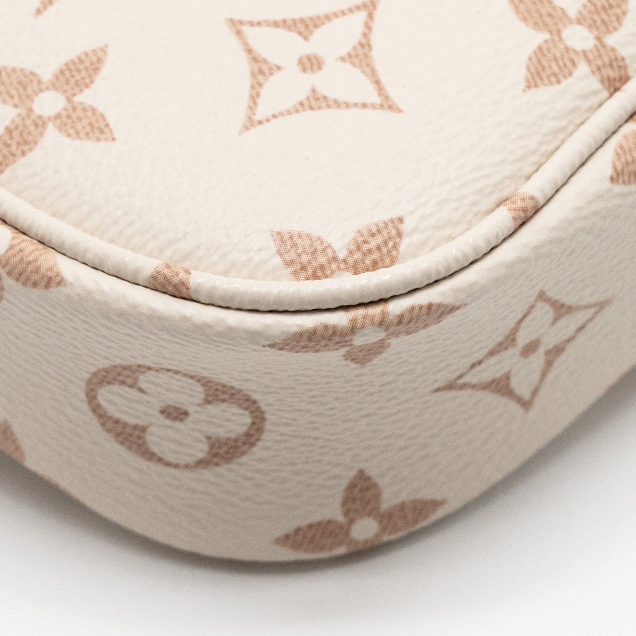 louis-vuitton-ivy-wallet-on-chain-canvas-beige-cream-ghw