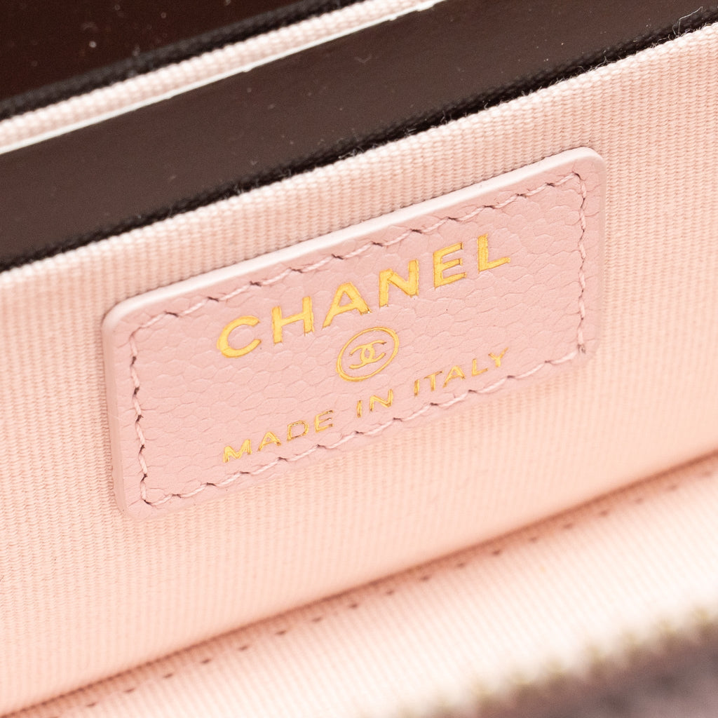 chanel-22p-long-vanity-case-with-logo-chain-light-pink-caviar-lghw