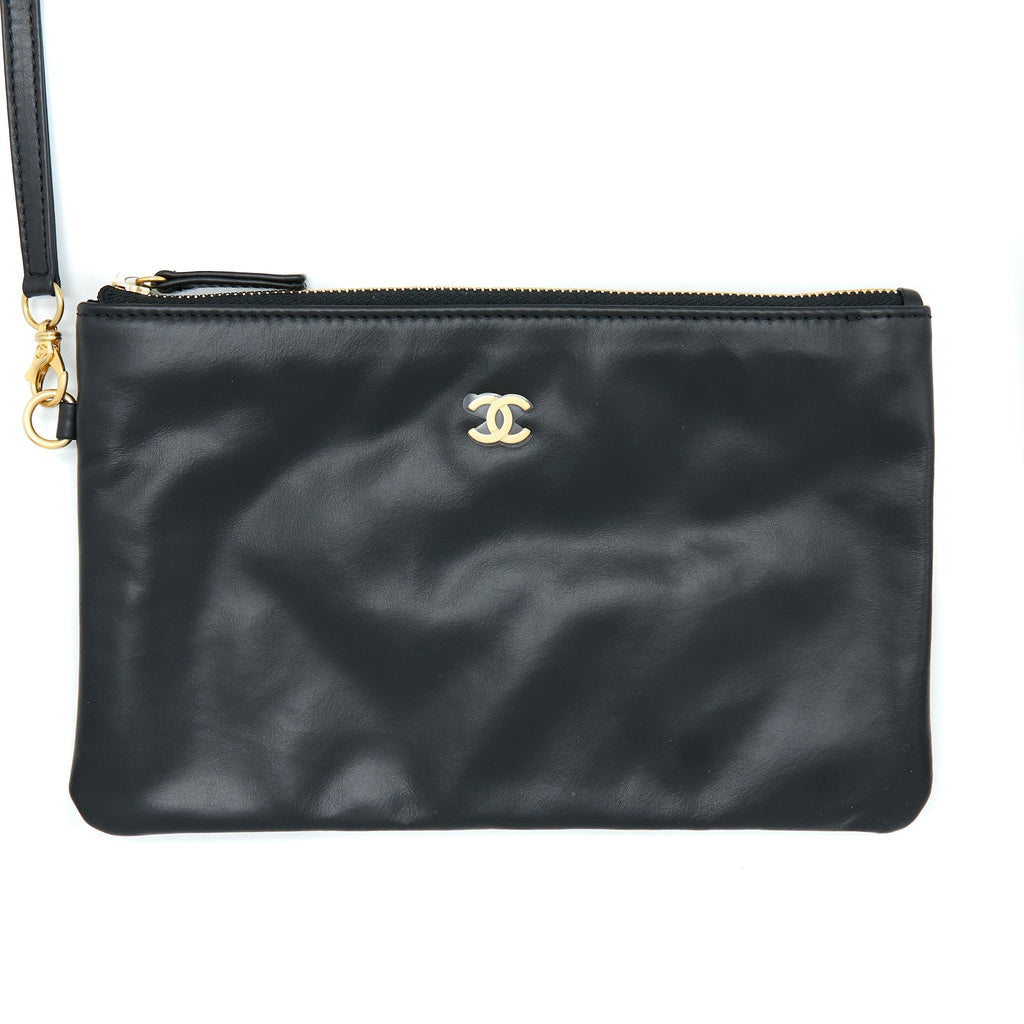 chanel-22-bag-medium-shiny-calfskin-black-ghw-microchip