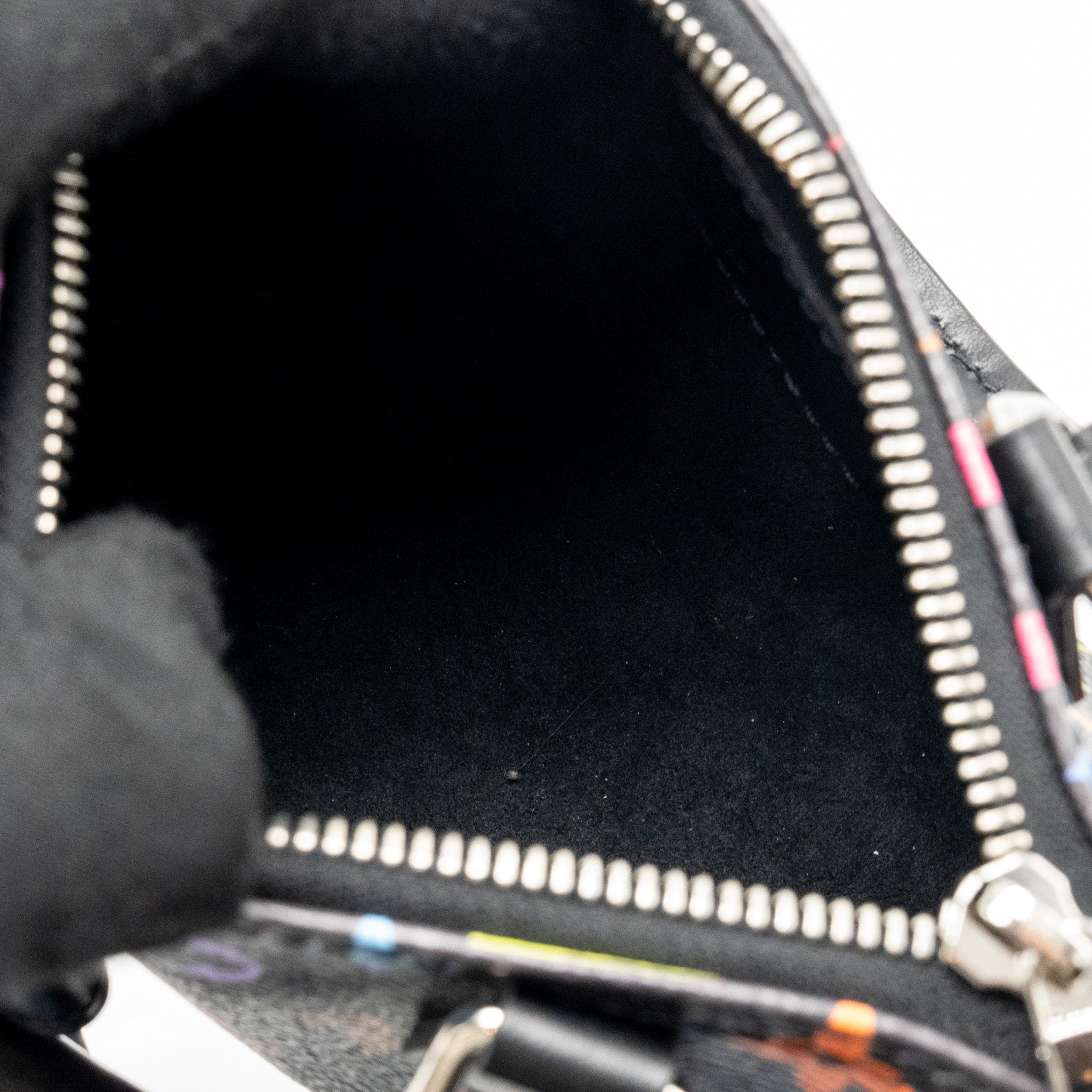 lv-black-1