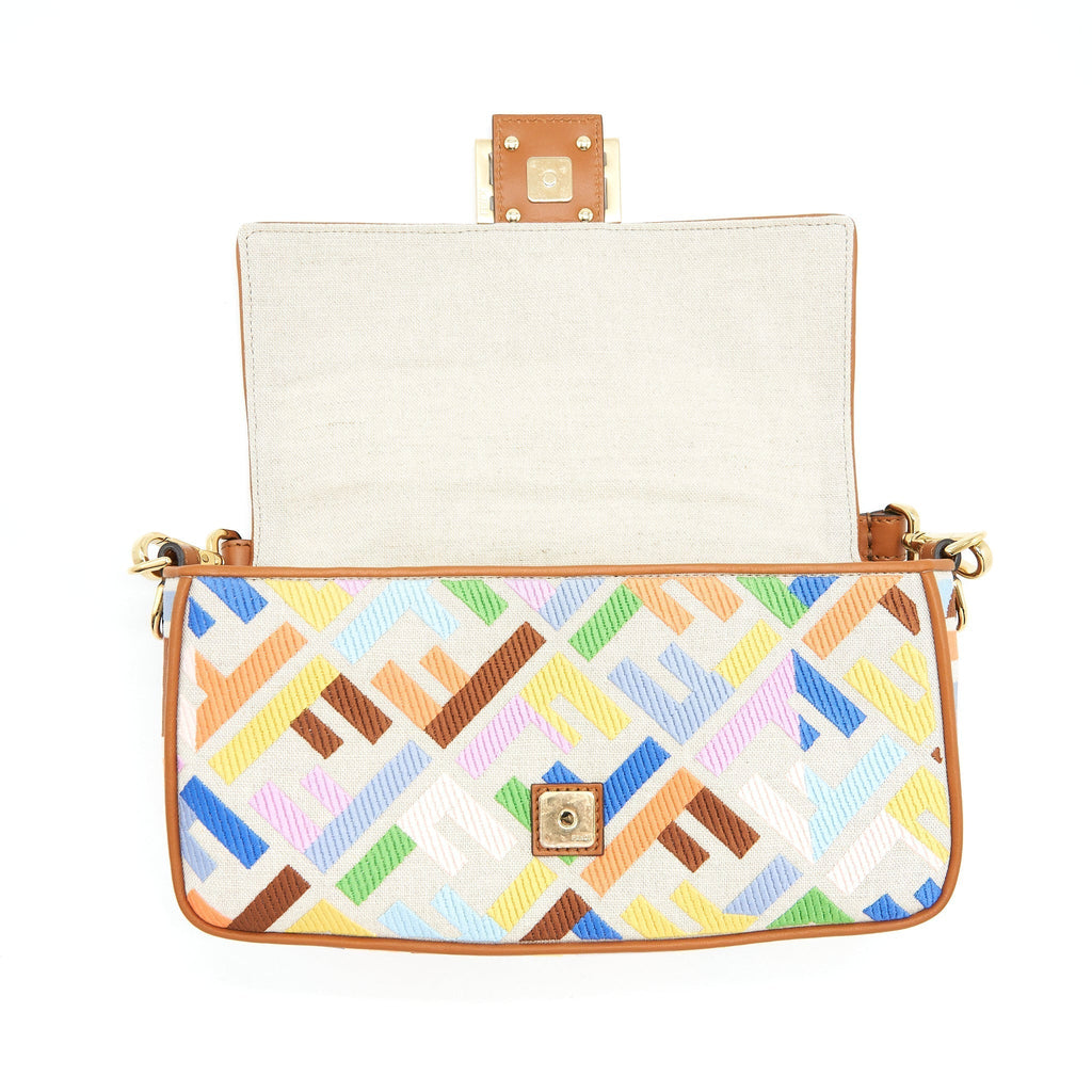 fendi-baguette-bag-in-ff-motif-canvas-multicolor