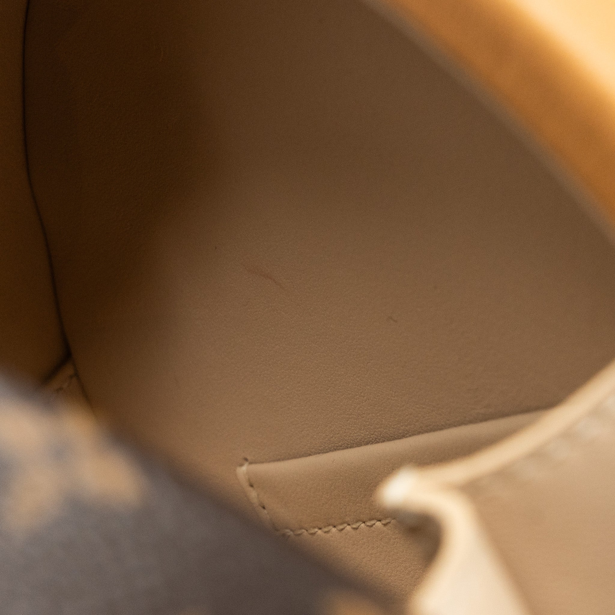 louis-vuitton-petite-boite-chapeau-monogram-canvas-ghw-4