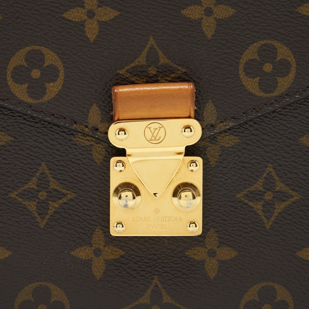 louis-vuitton-pochette-metis-monogram-canvas-year-2015