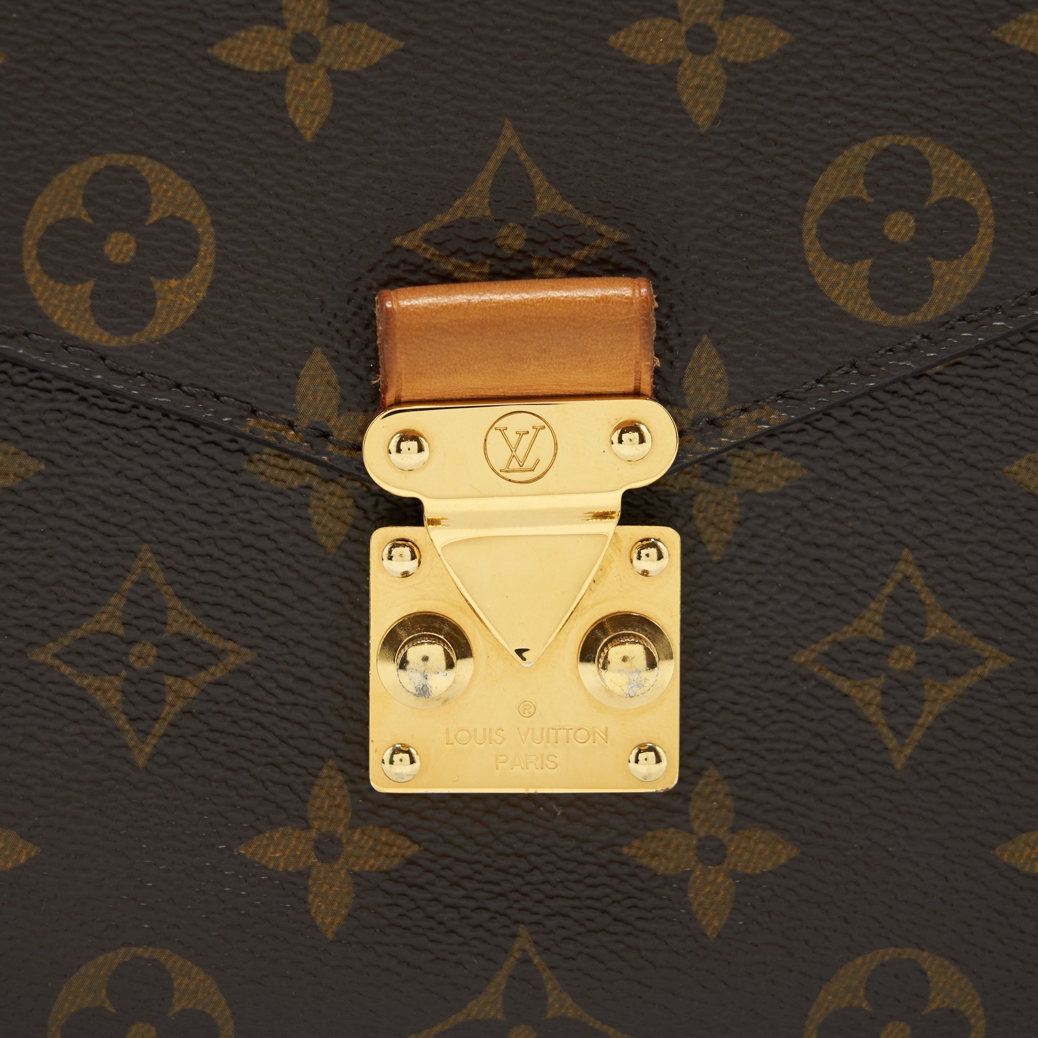 louis-vuitton-pochette-metis-monogram-canvas-year-2015
