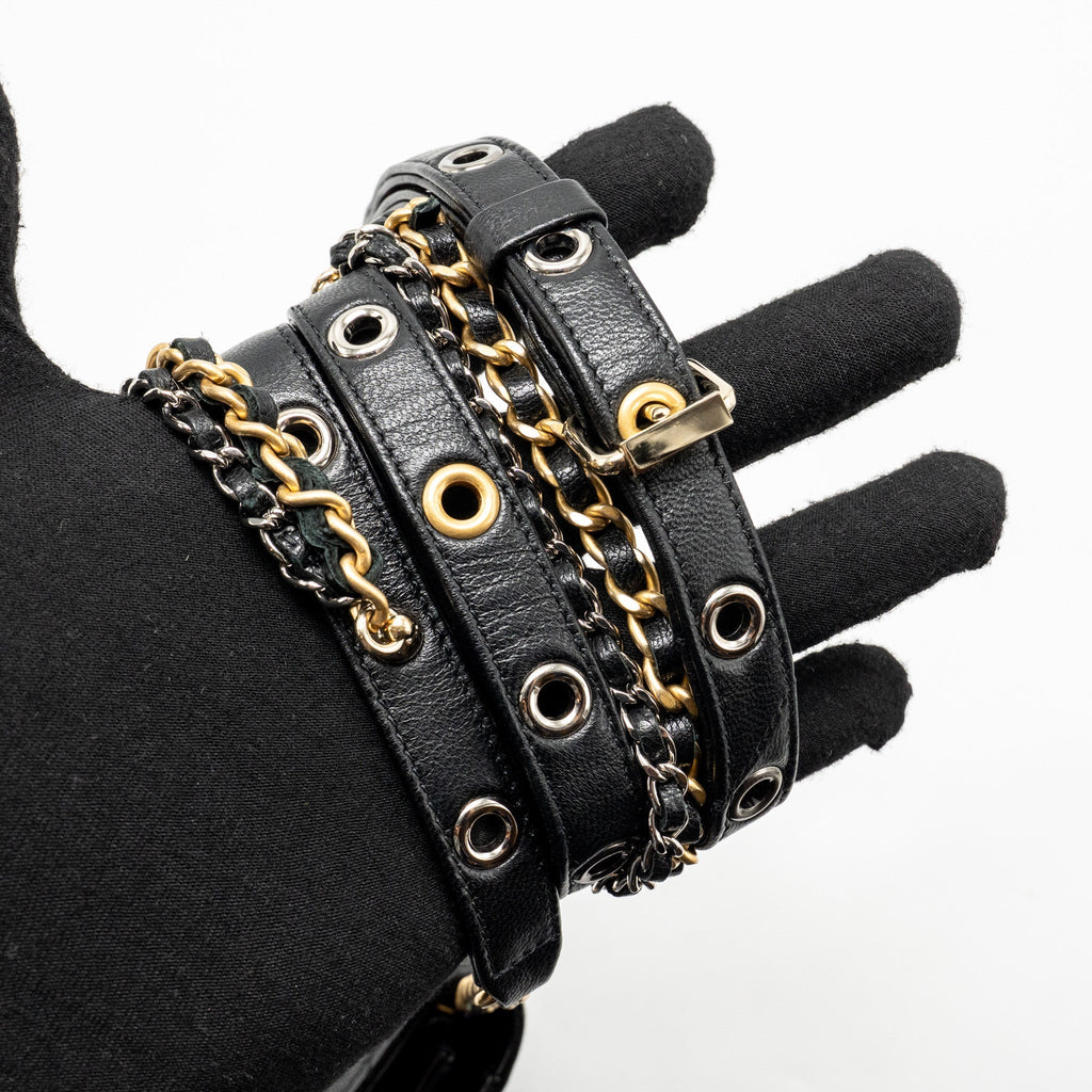 chanel-detailed-strap-wallet-on-chain-lambskin-black-with-multicolour-hardware-microchip-copy