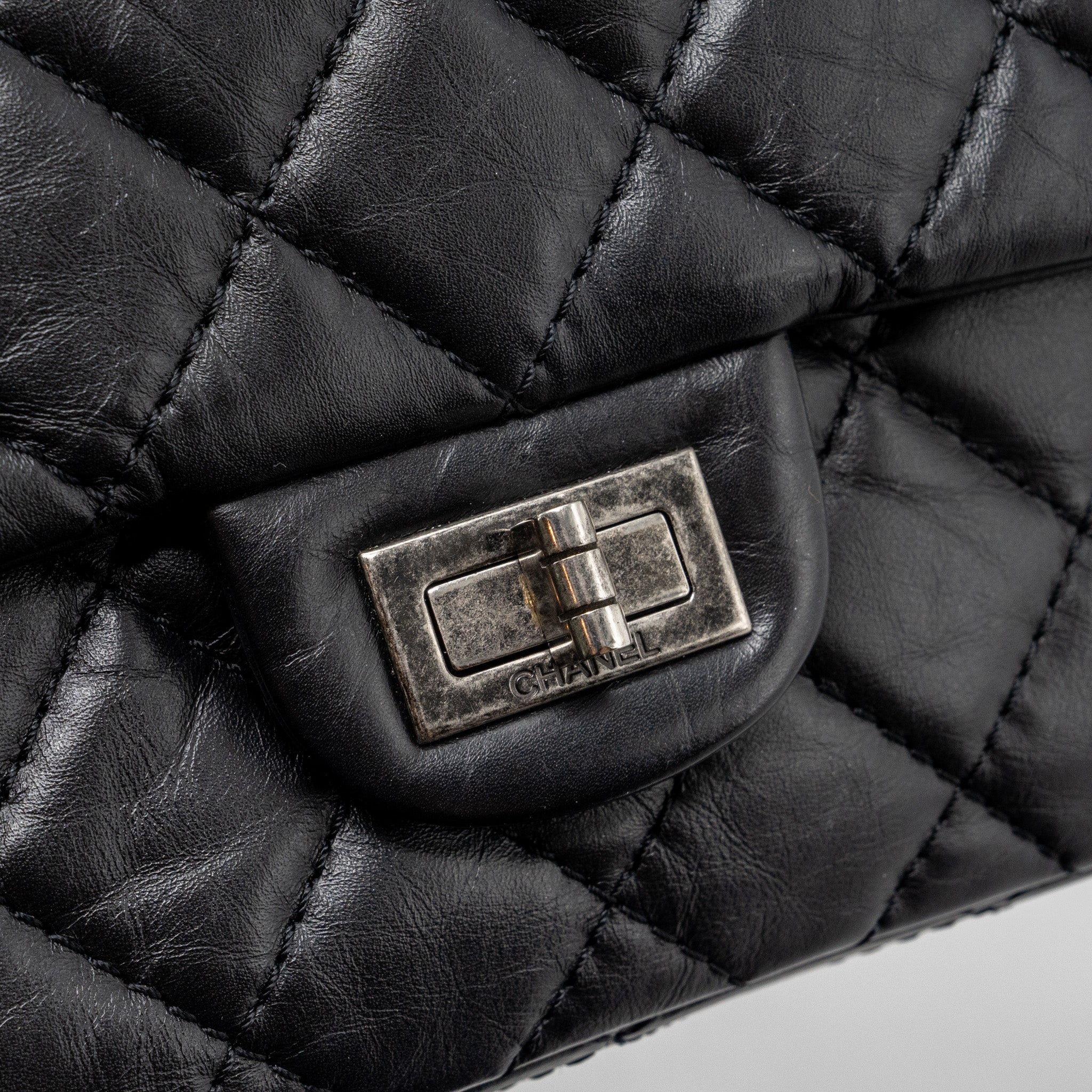 chanel-2-55-226-reissue-flap-bag-aged-calfskin-black-ruthenium-hardware-copy