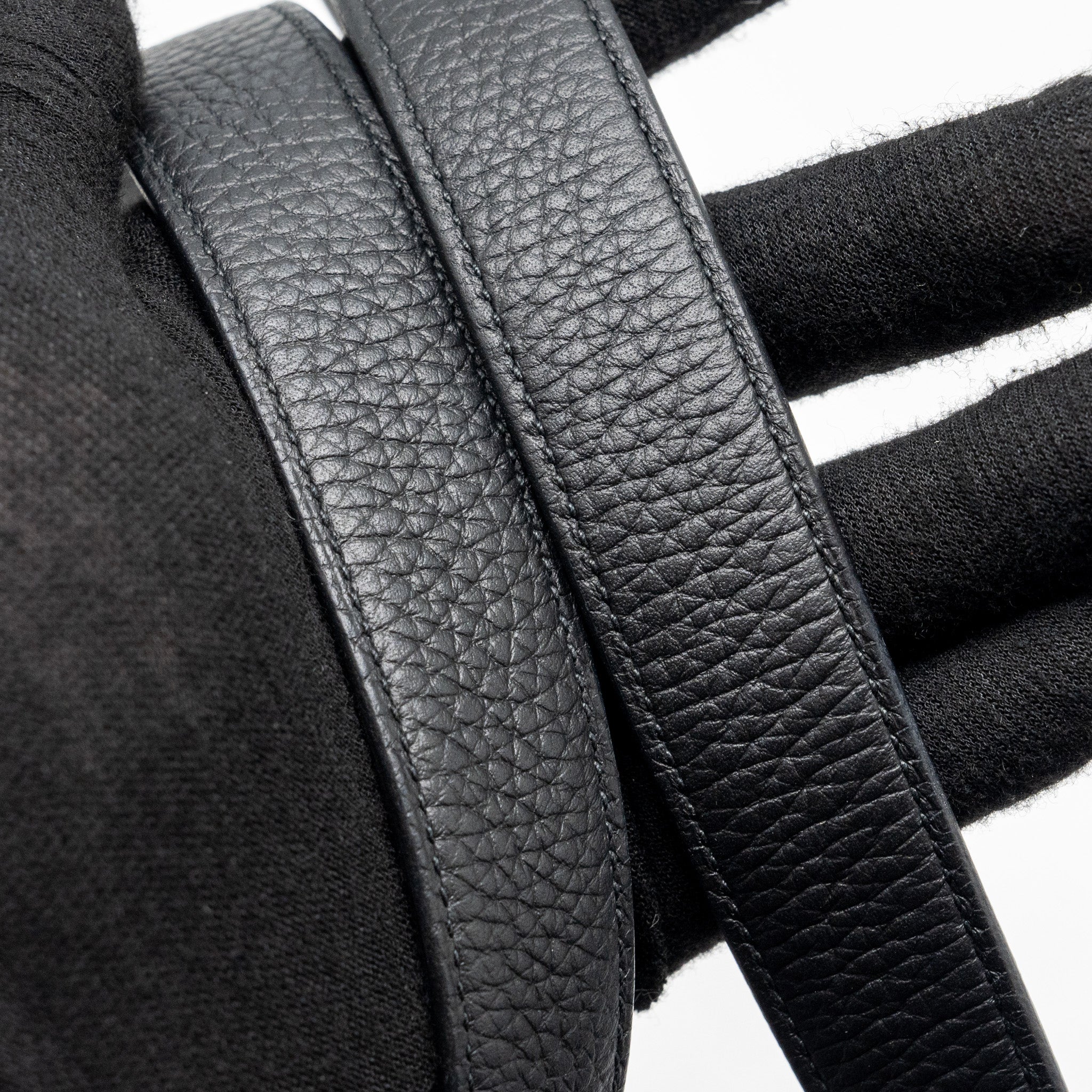 hermes-mini-lindy-clemence-black-shw-stamo-u