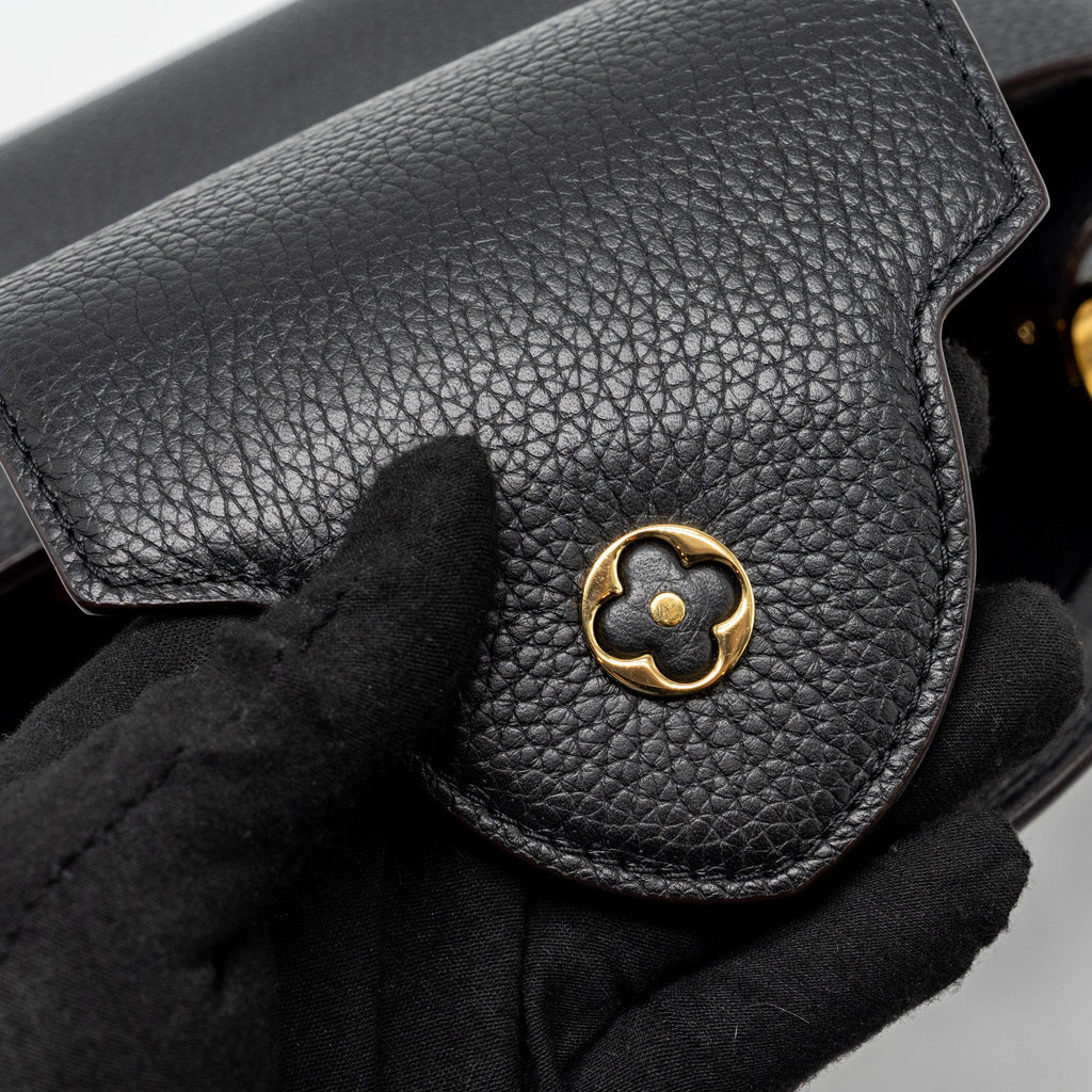louis-vuitton-capucines-bb-taurillon-calfskin-black-ghw