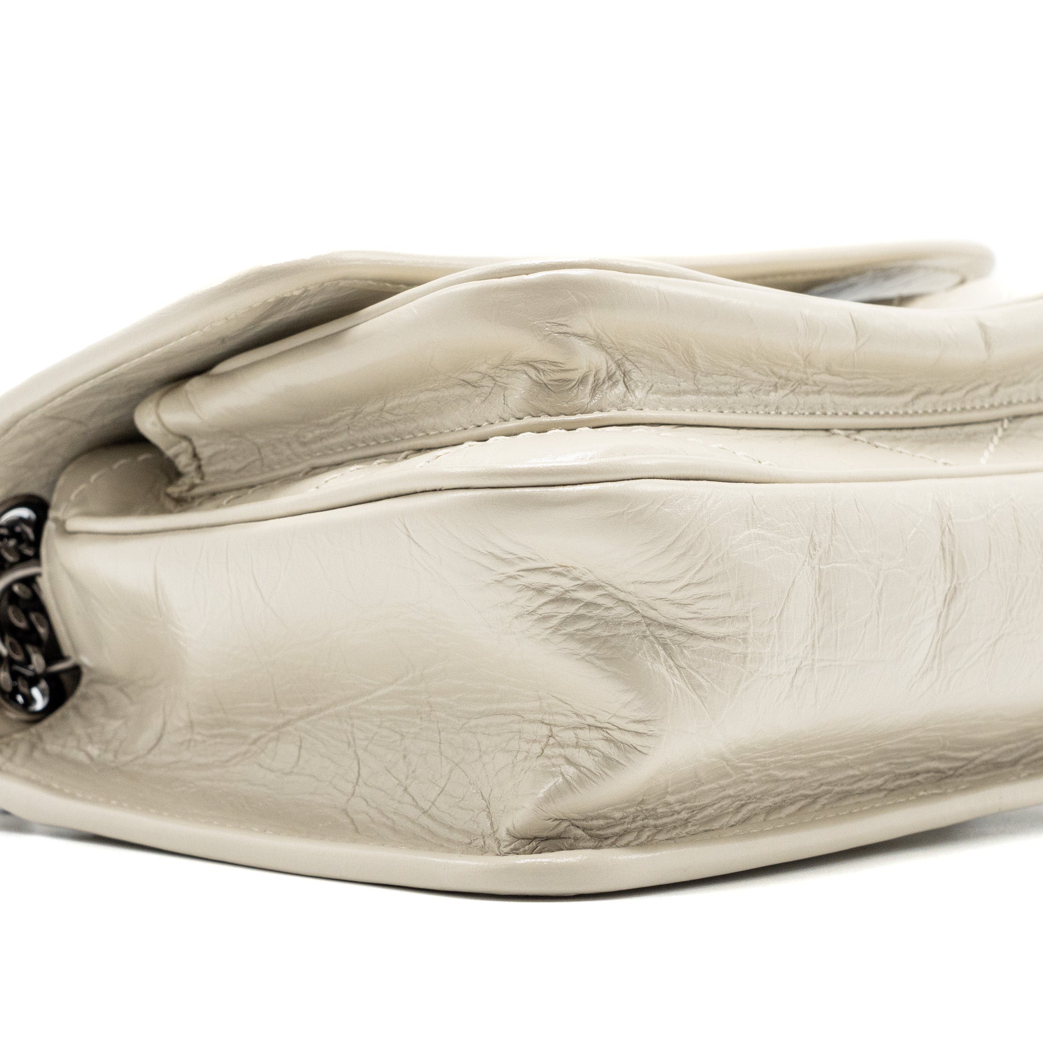 saint-laurent-ysl-niki-baby-flap-bag-calfskin-blanc-with-blanc-hardware