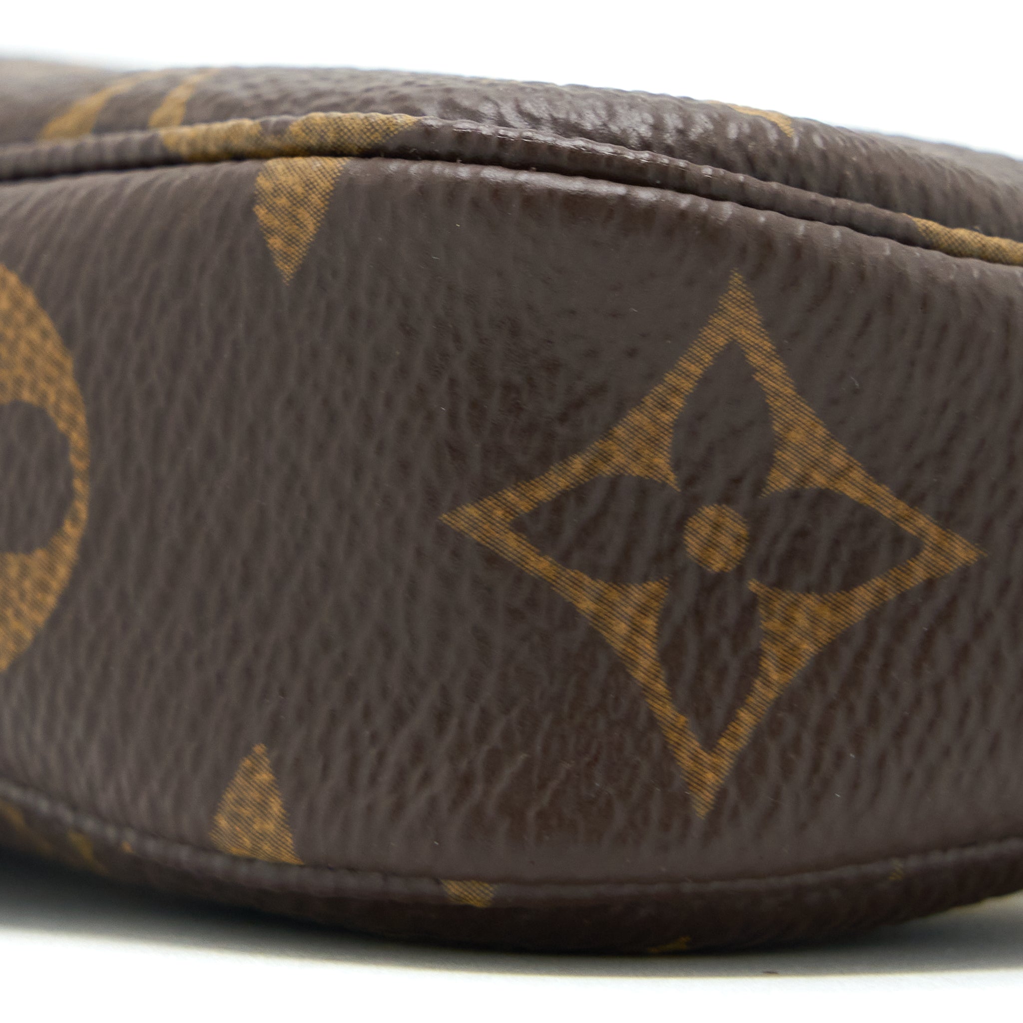 louis-vuitton-mini-pochette-monogram-canvas-ghw-4
