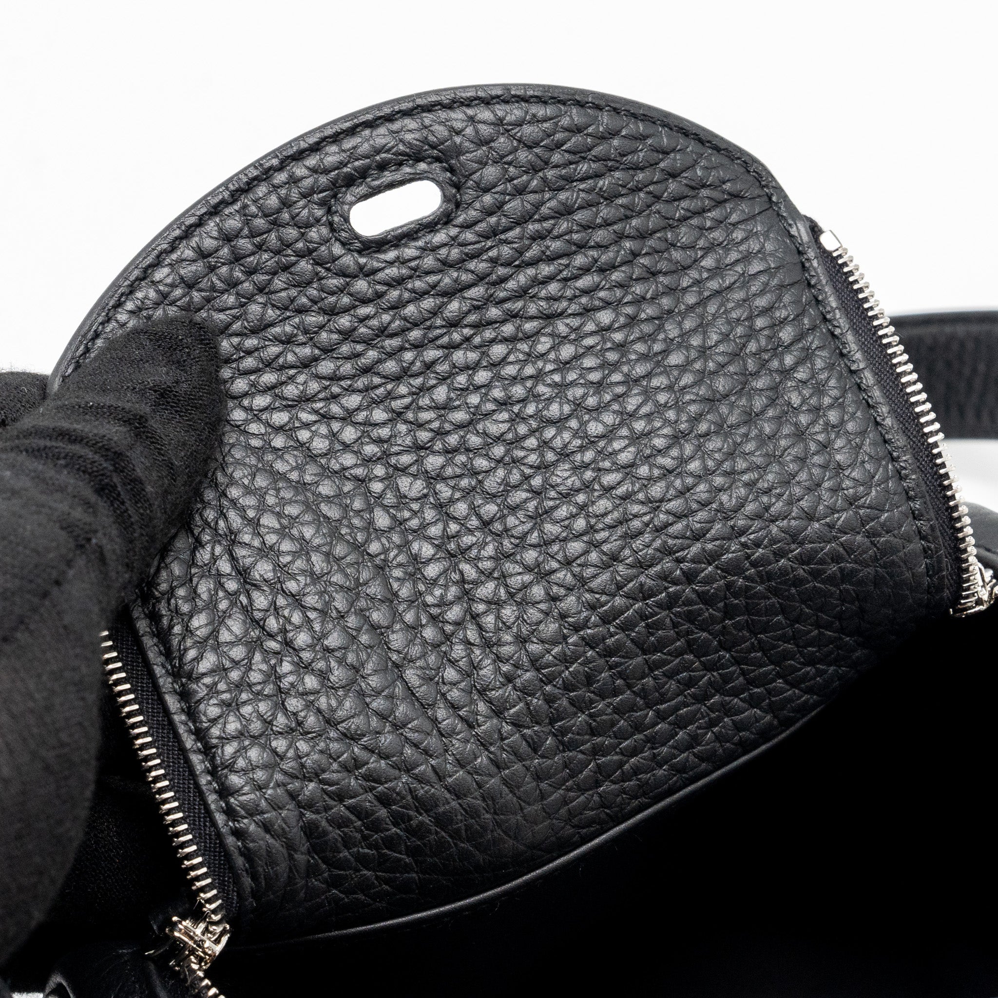 hermes-mini-lindy-clemence-black-shw-stamo-u