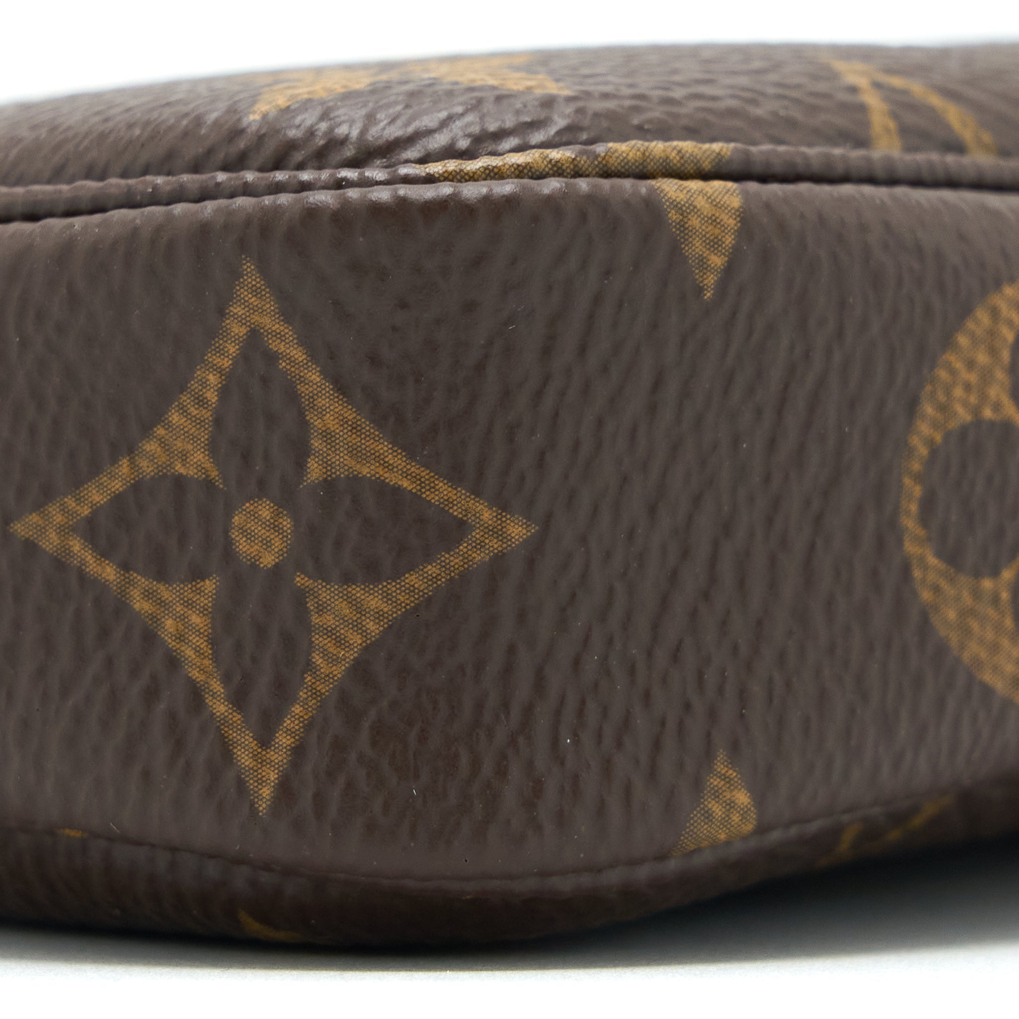 louis-vuitton-mini-pochette-monogram-canvas-ghw-4